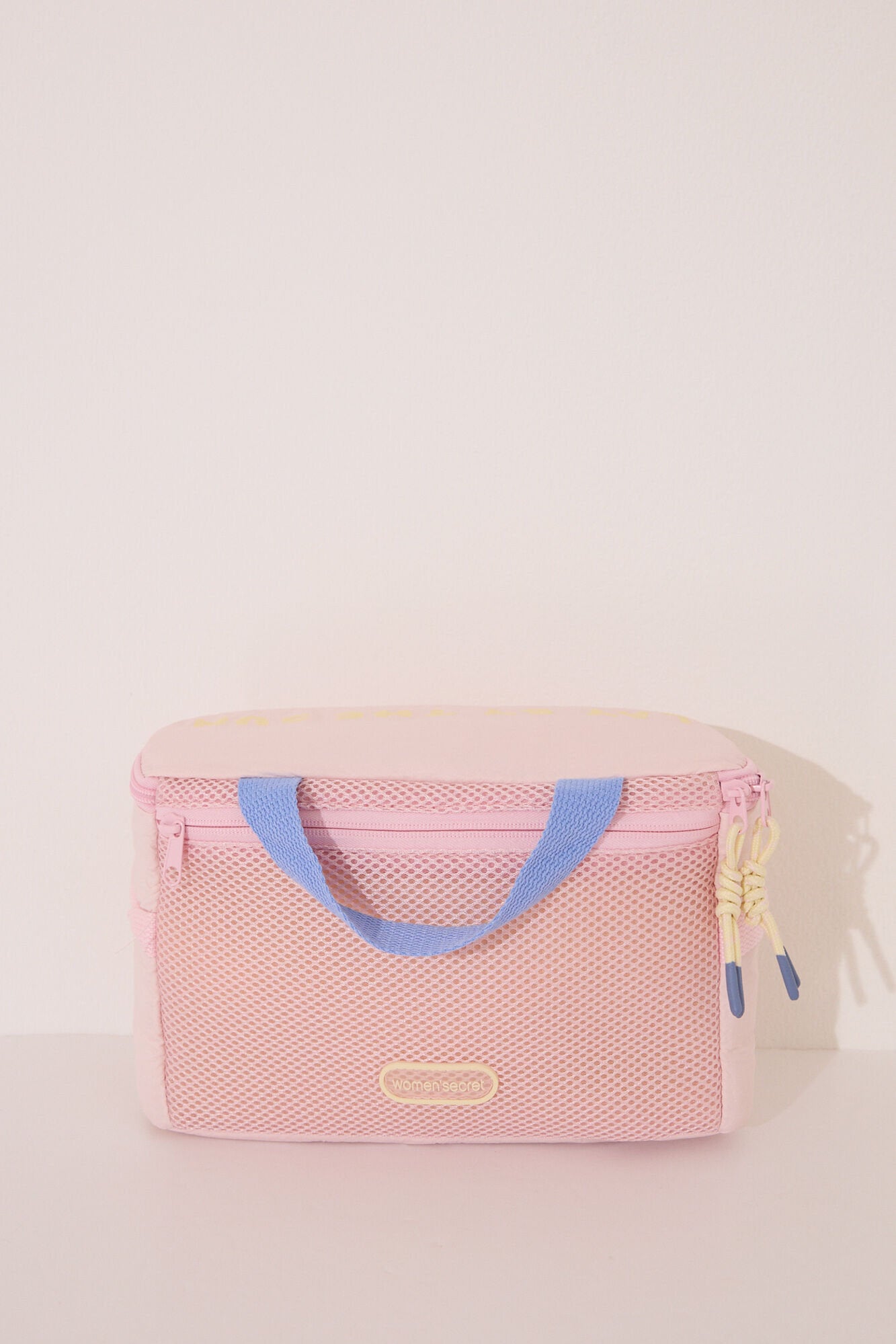 Women Secret_Large Pink Snoopy Vanity Case_4842943_70_05