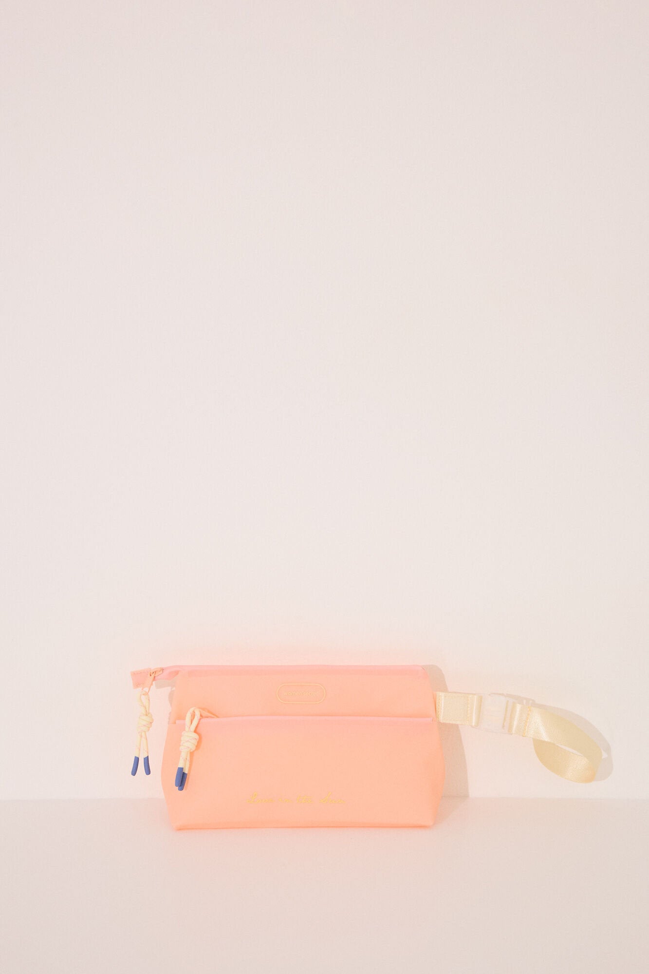 Women Secret_Medium Water-Resistant Vanity Case_4842948_67_04