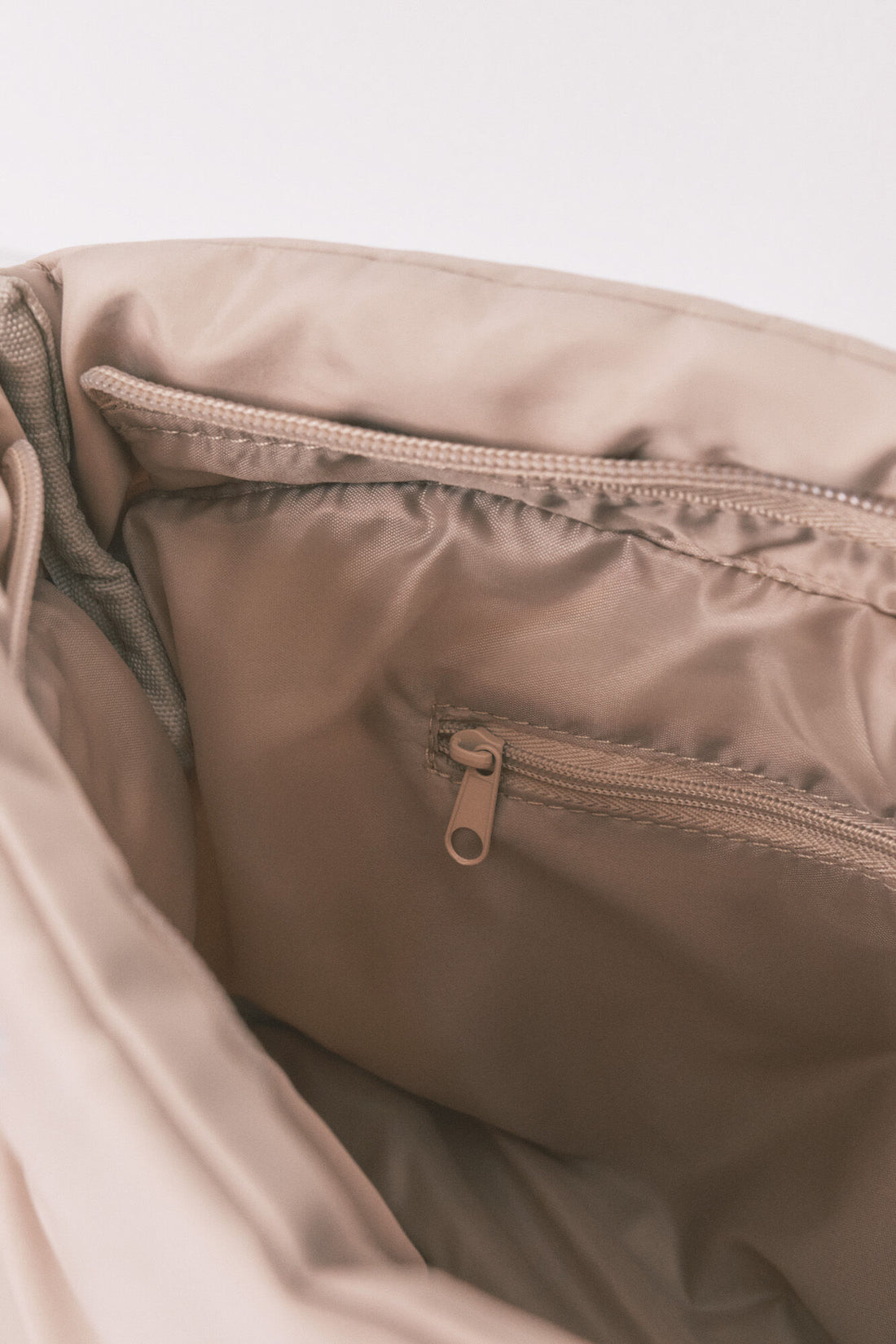 Women Secret_Tan_Medium Puffer Beige Snoopy Vanity Case_4842955_33_02