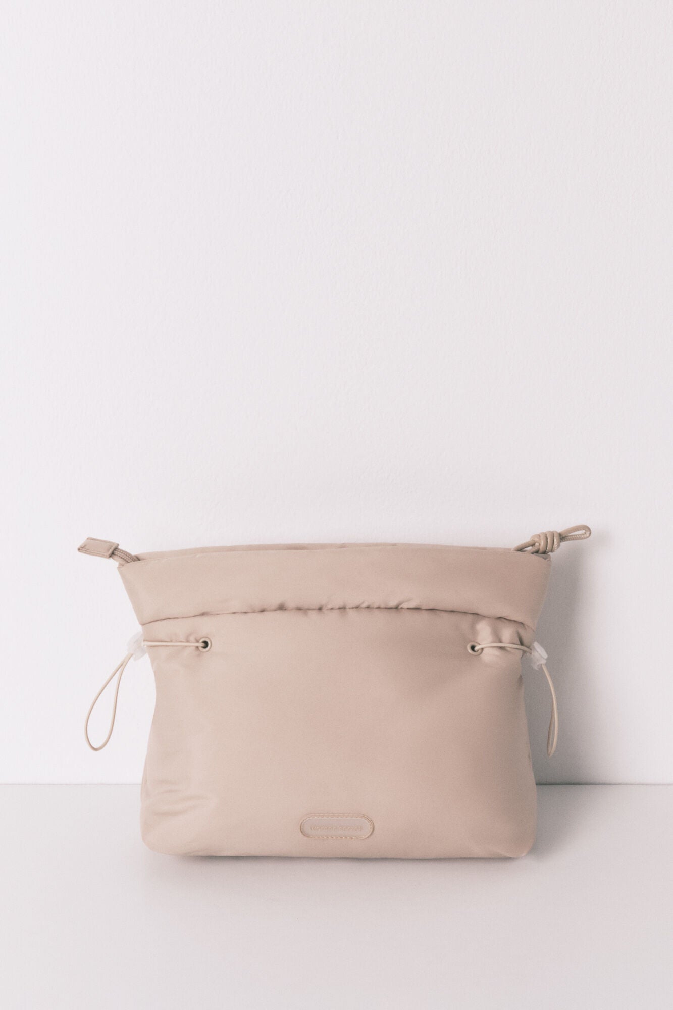 Women Secret_Tan_Medium Puffer Beige Snoopy Vanity Case_4842955_33_04