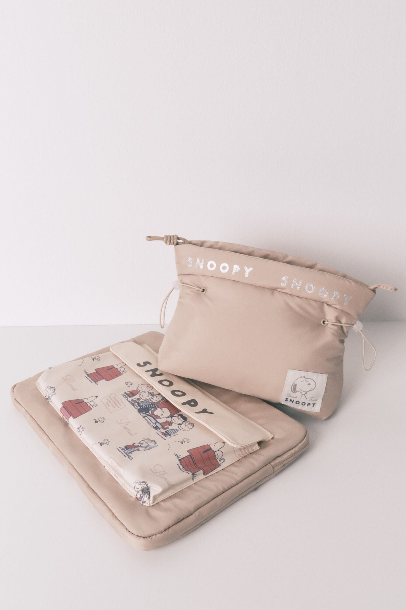 Women Secret_Tan_Medium Puffer Beige Snoopy Vanity Case_4842955_33_06