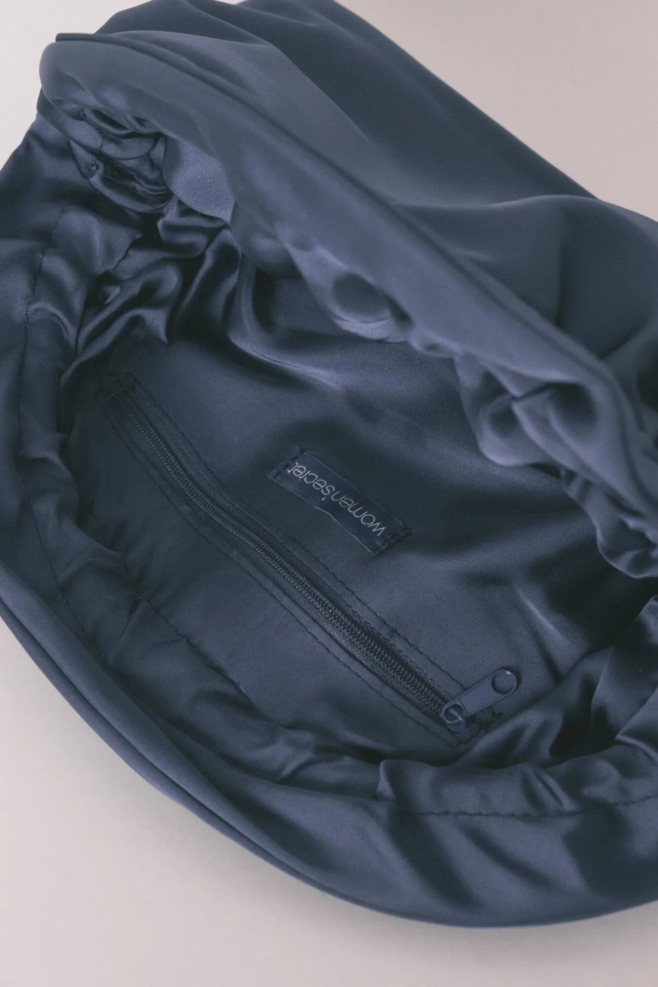 Women Secret_Light Blue_Blue Satin Vanity Case with Flap Closure_4843028_18_02