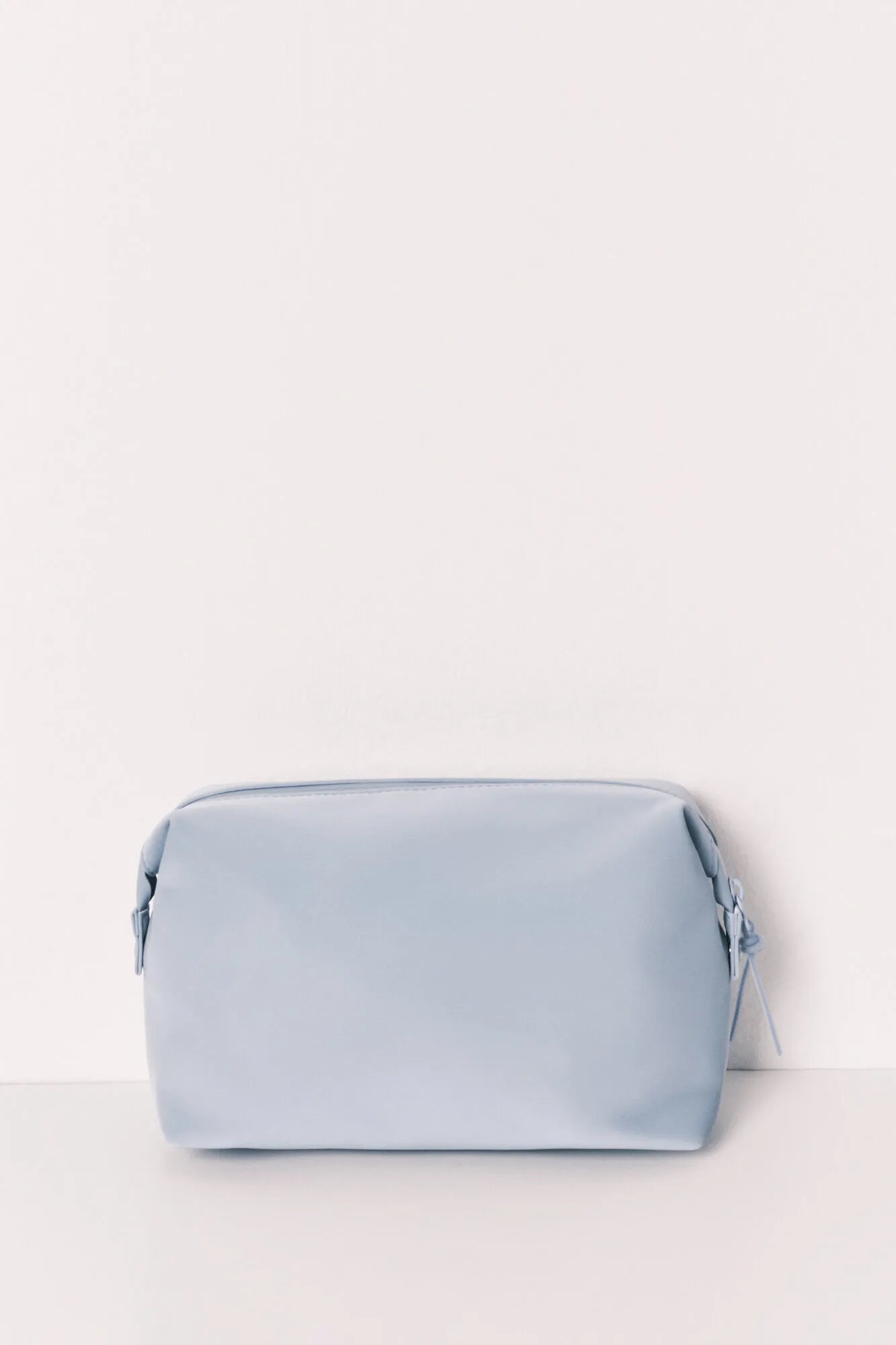 Women Secret_Light Blue_Blue Rubber Medium Vanity Case_4843033_18_06