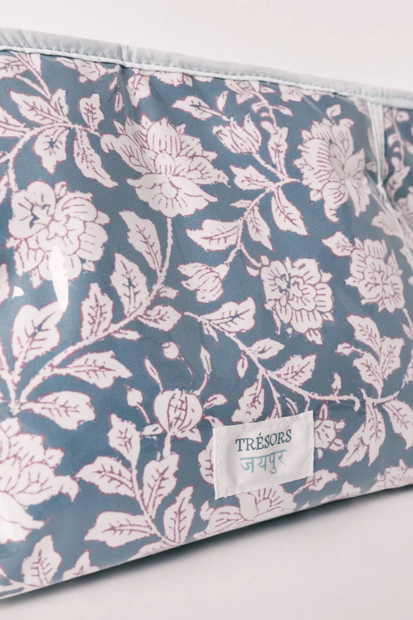 Women Secret Multicoloured Women Blue Medium Floral Print Vanity Case SKU: 4843050_98 Image 04