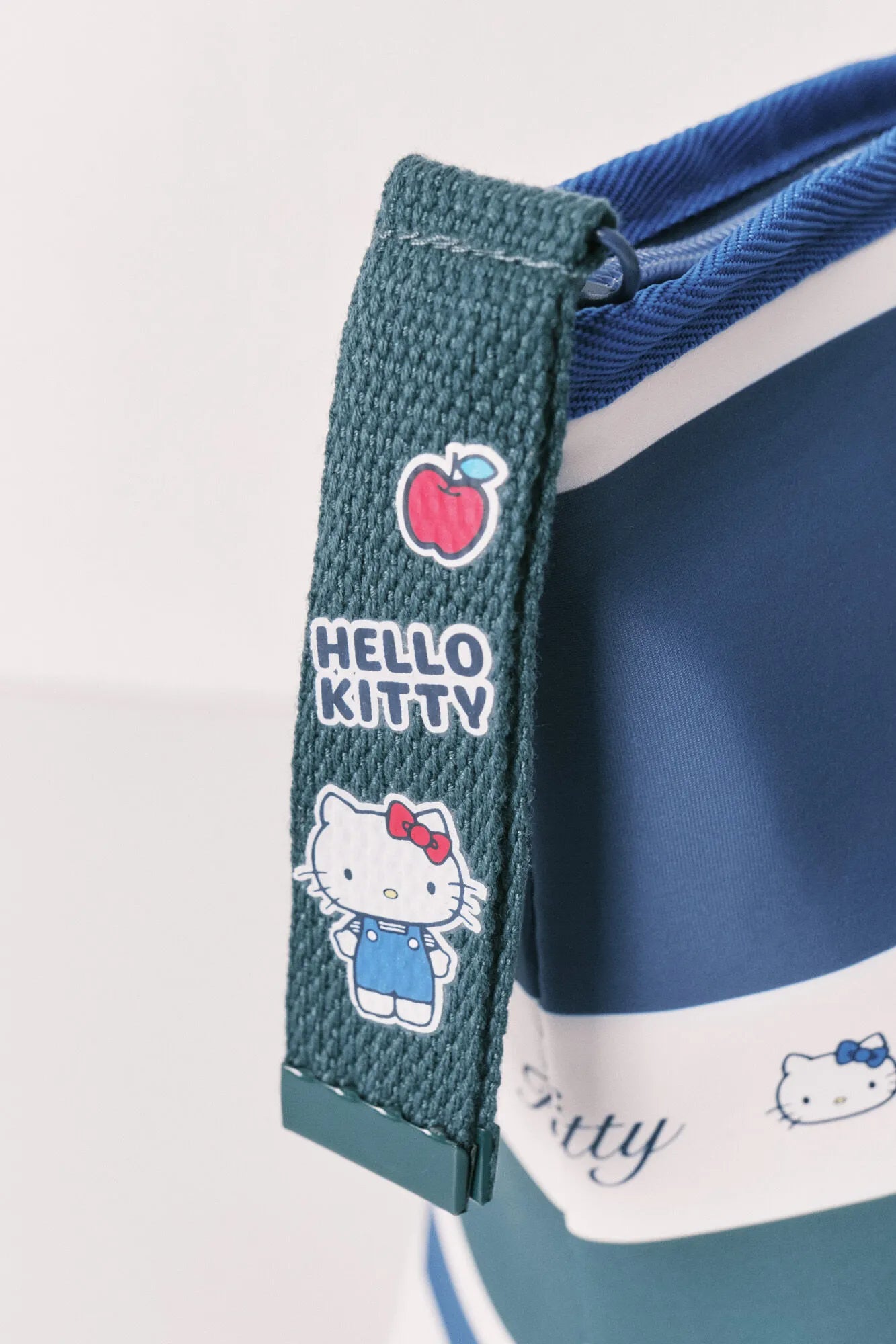 Women Secret Multicoloured Women Thermal Lunch Bag Hello Kitty SKU: 4843055_98 Image 02