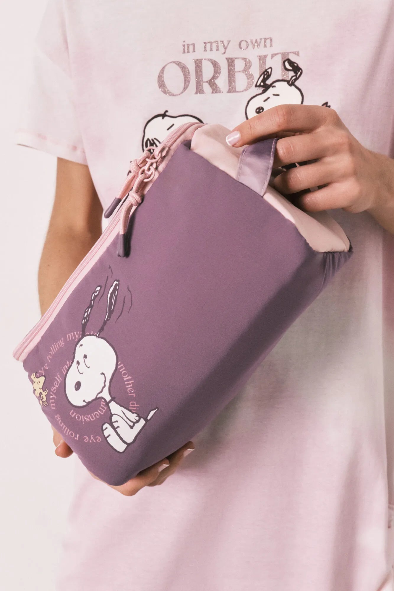 Women Secret Purple/Lilac Women Purple Large Vanity Case Snoopy SKU: 4843058_76 Image 03