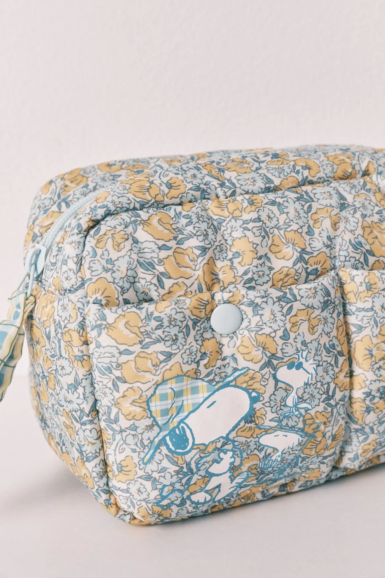 Women Secret Yellow Print Women Snoopy Floral Medium Vanity Case SKU: 4843086_09 Image 02