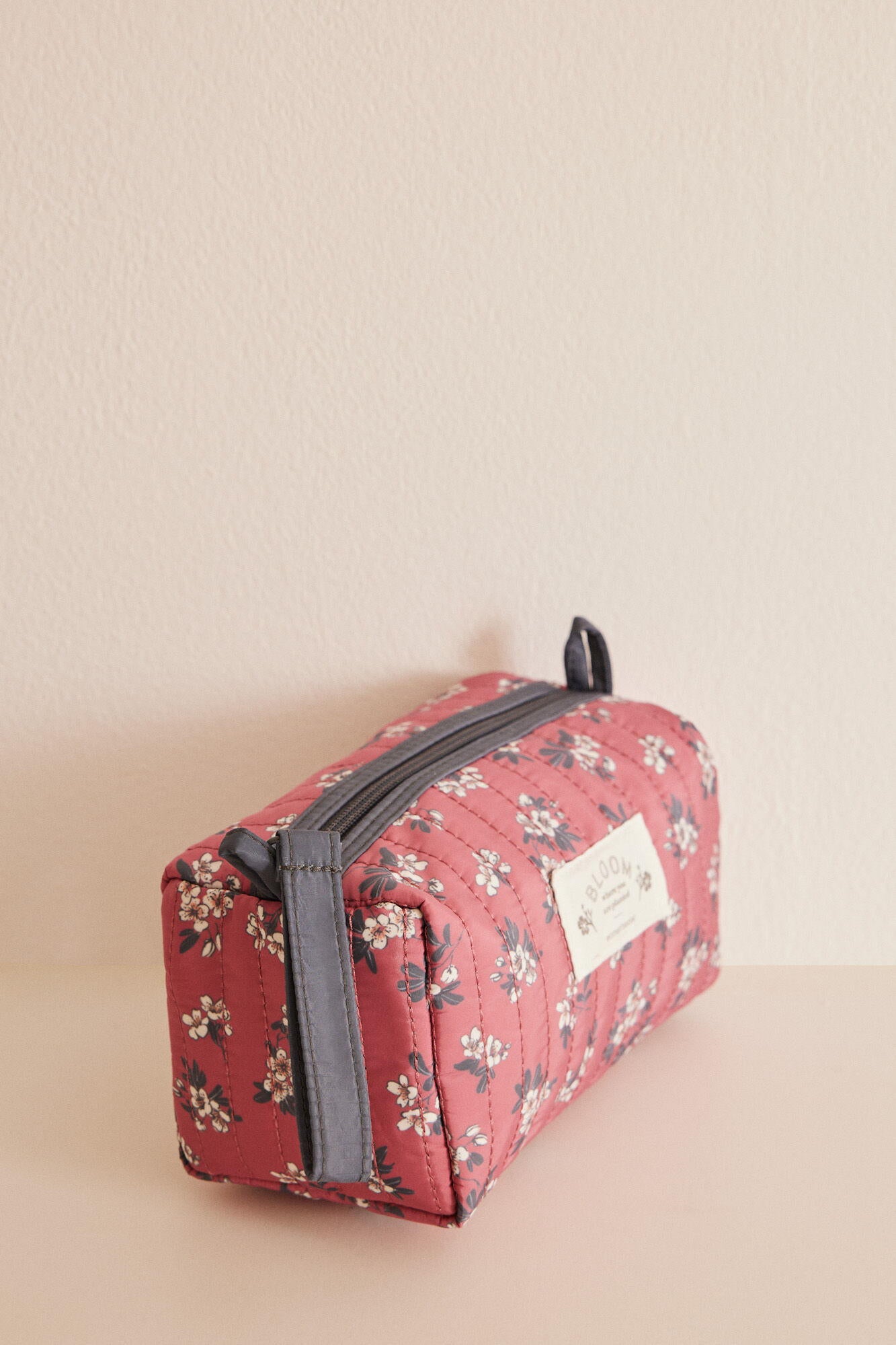 Small Vanity Case_4847844_73_04