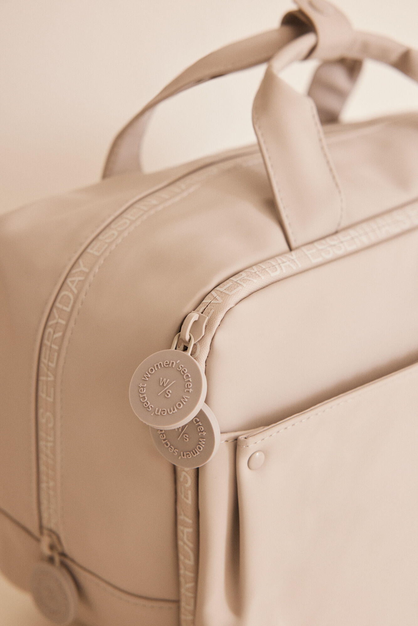 Big Vanity Case_4847858_44_05