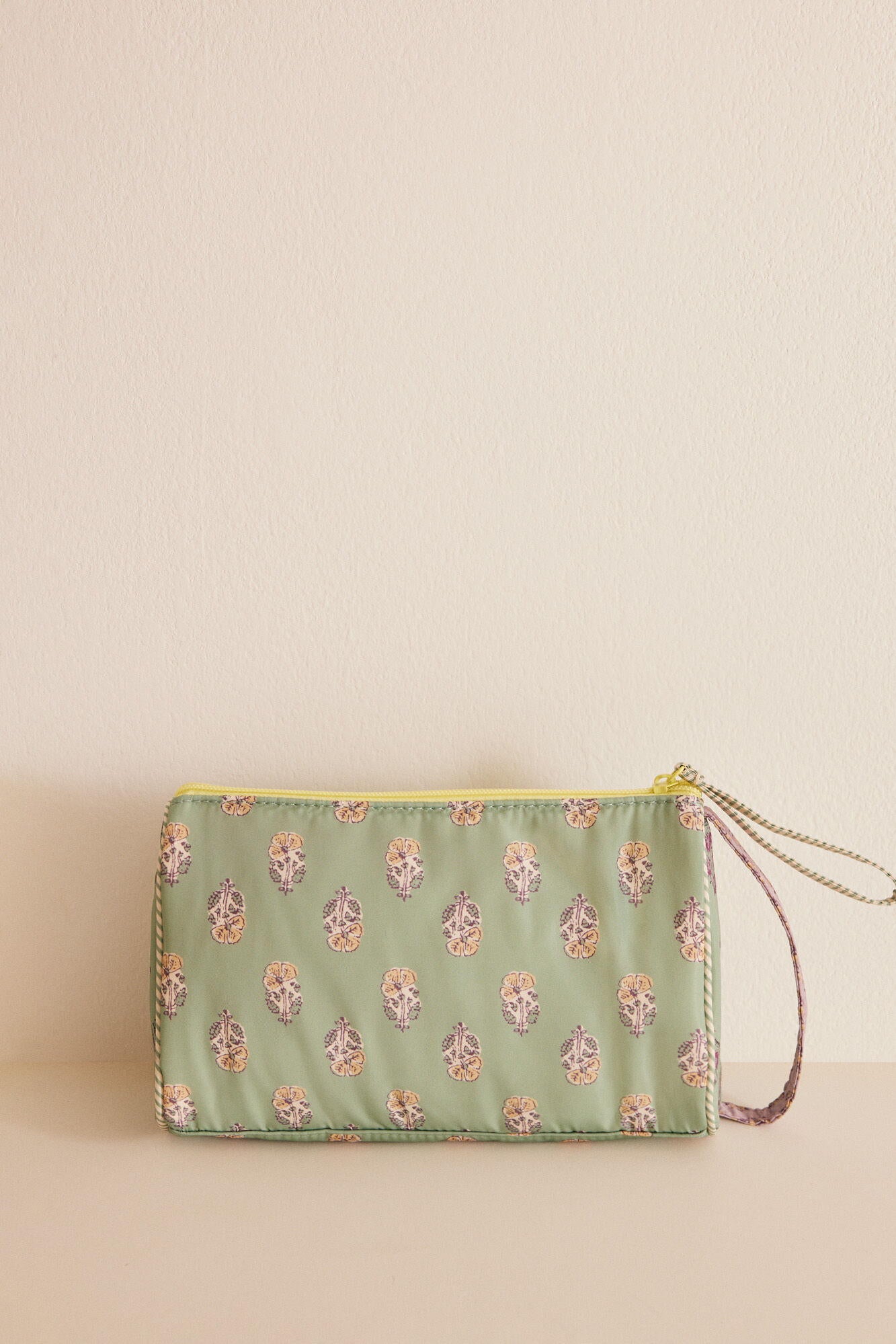 Medium Vanity Case_4847866_22_03