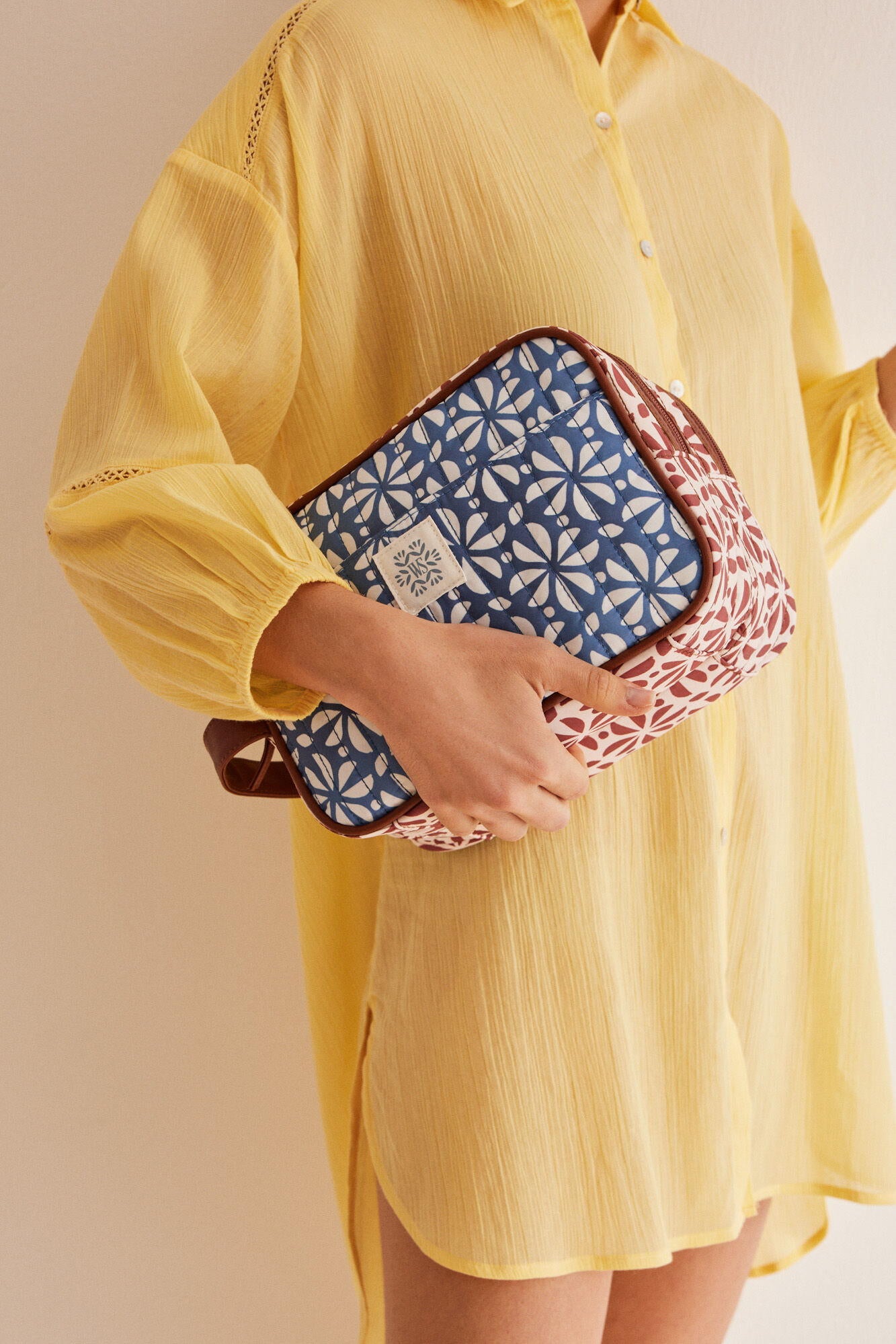 Big Vanity Case_4847868_98_01