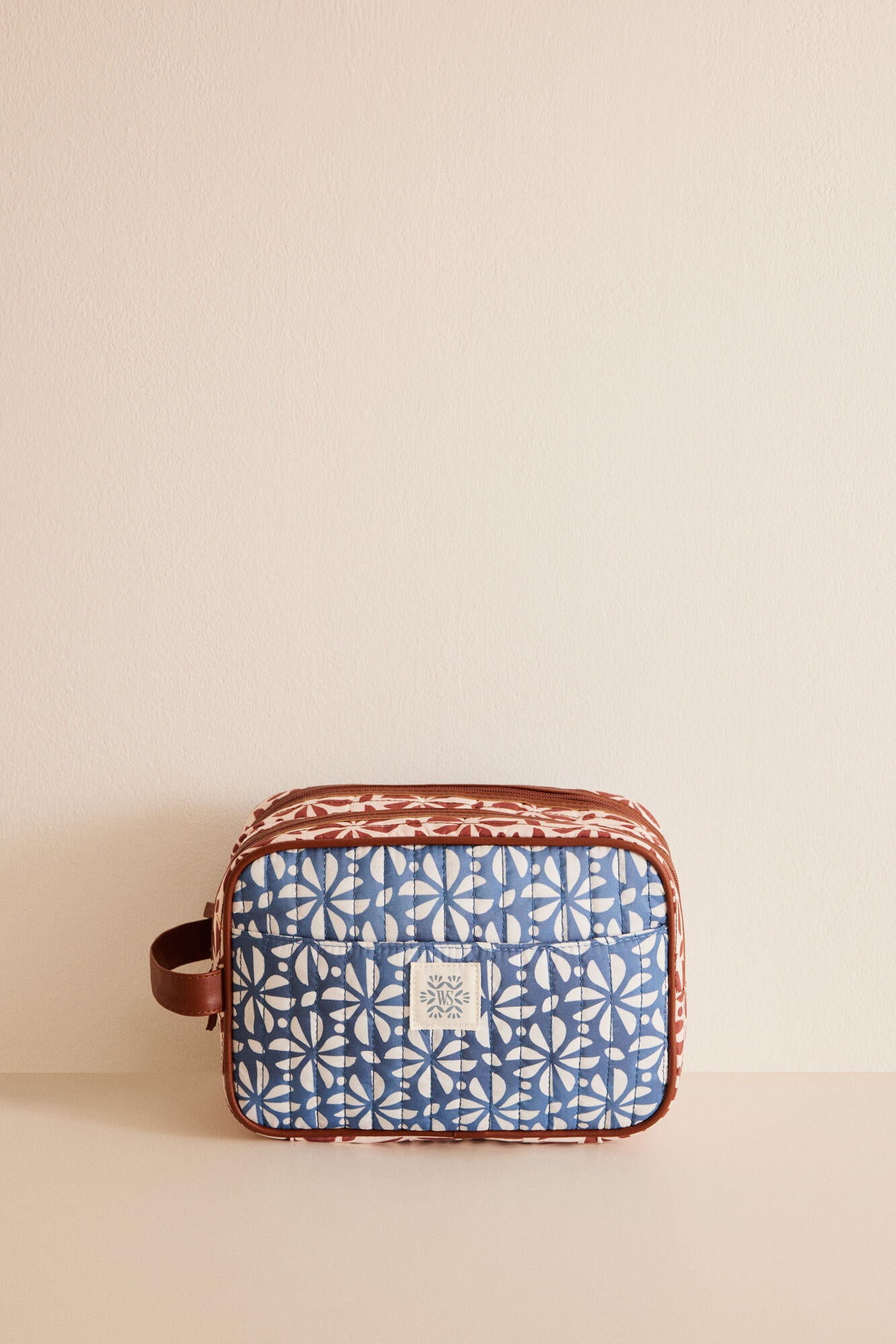 Big Vanity Case_4847868_98_02