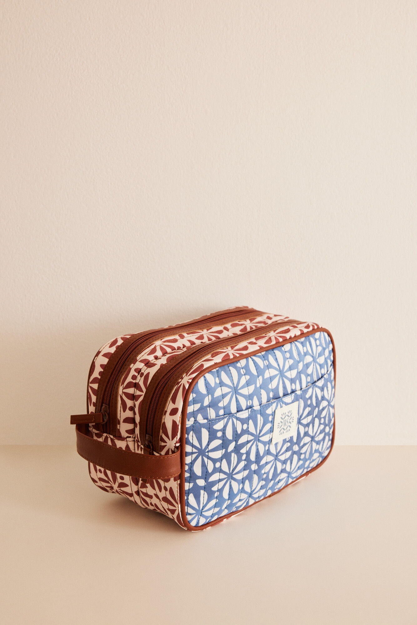 Big Vanity Case_4847868_98_06