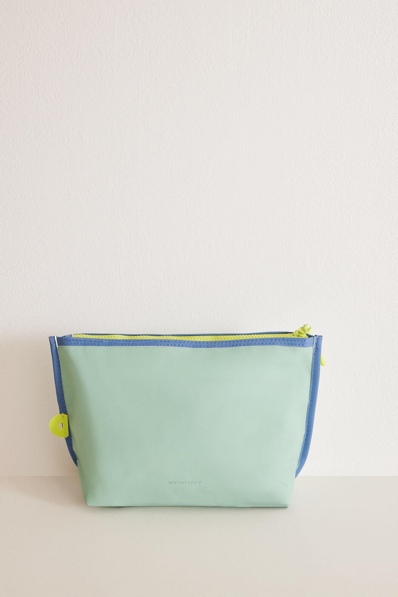 Medium Vanity Case_4847873_22_03