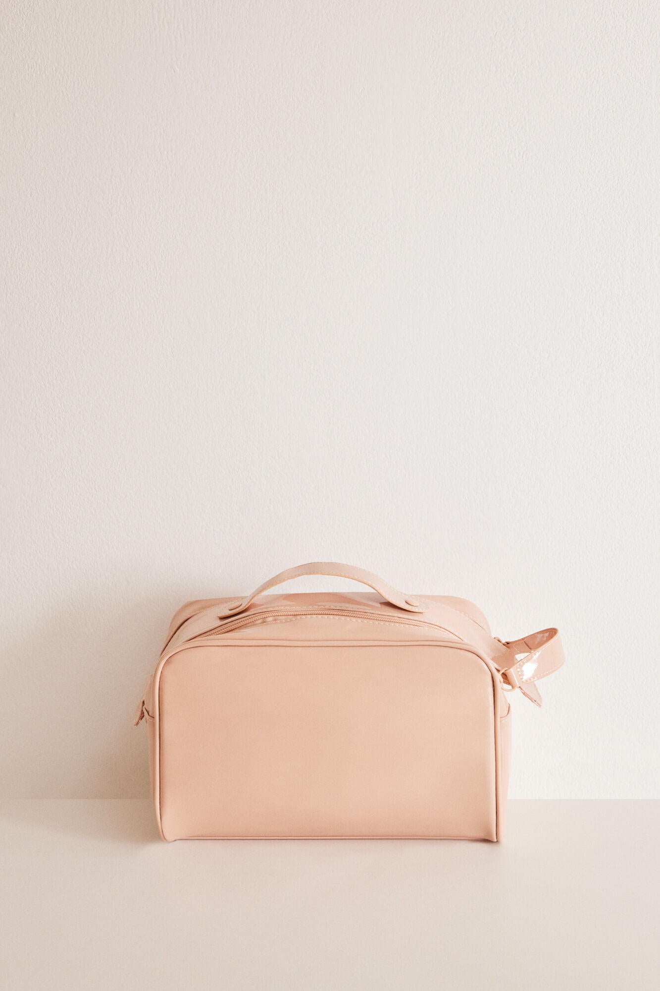 Big Vanity Case_4847876_67_04