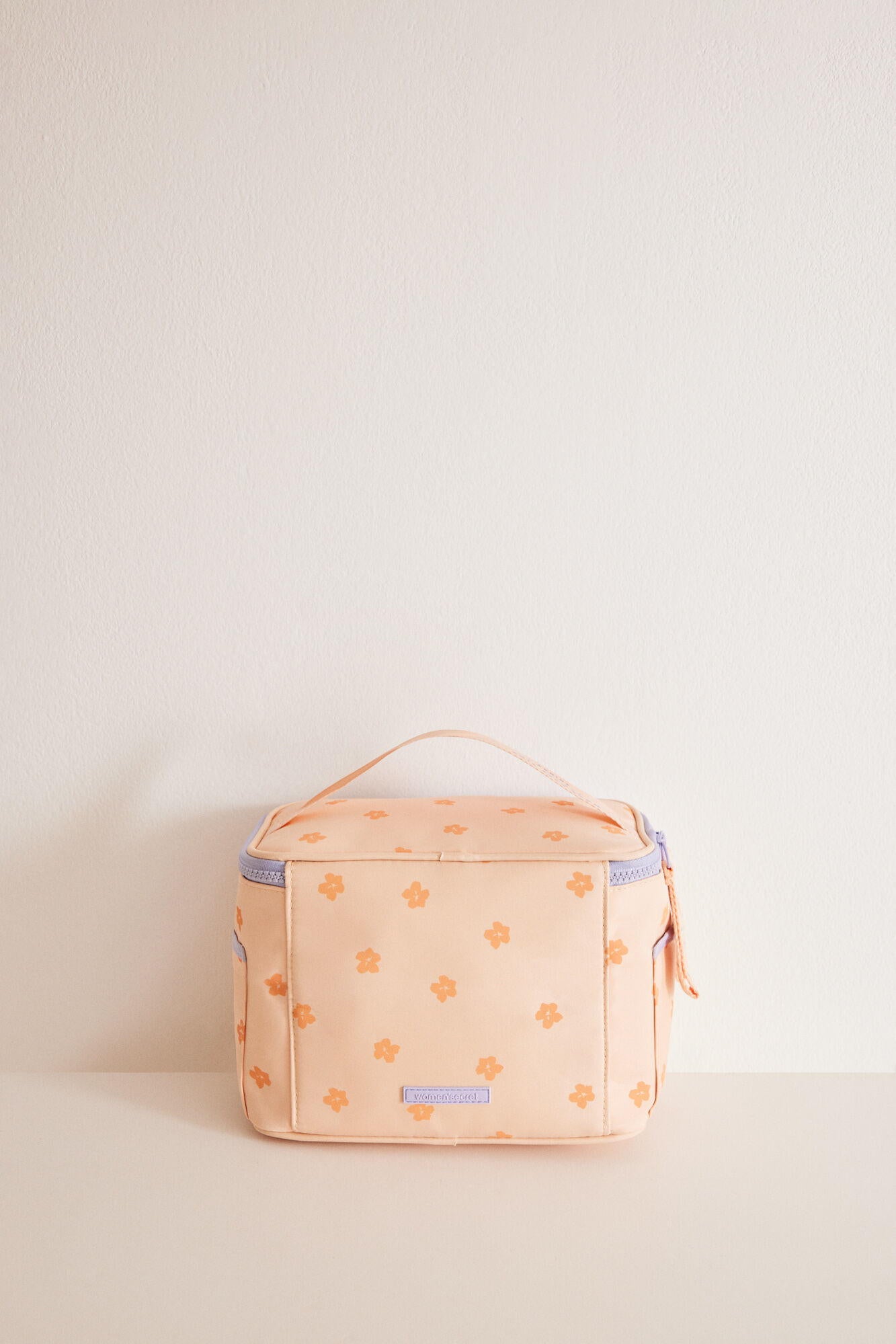 Big Vanity Case_4847883_66_03