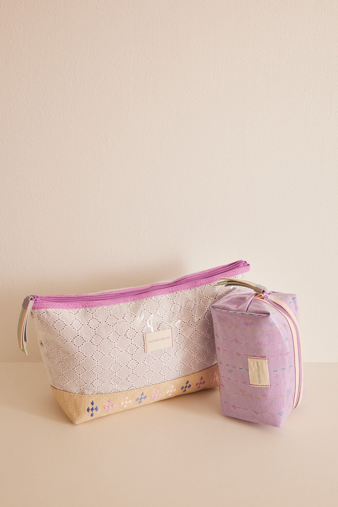 Purple/Lilac Small Vanity Case_4847886_77_04