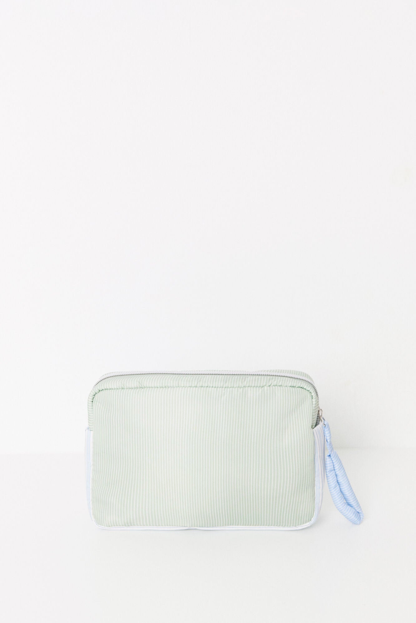 Women Secret_Medium Nylon Toiletry Bag with Striped Print_4849224_98_05