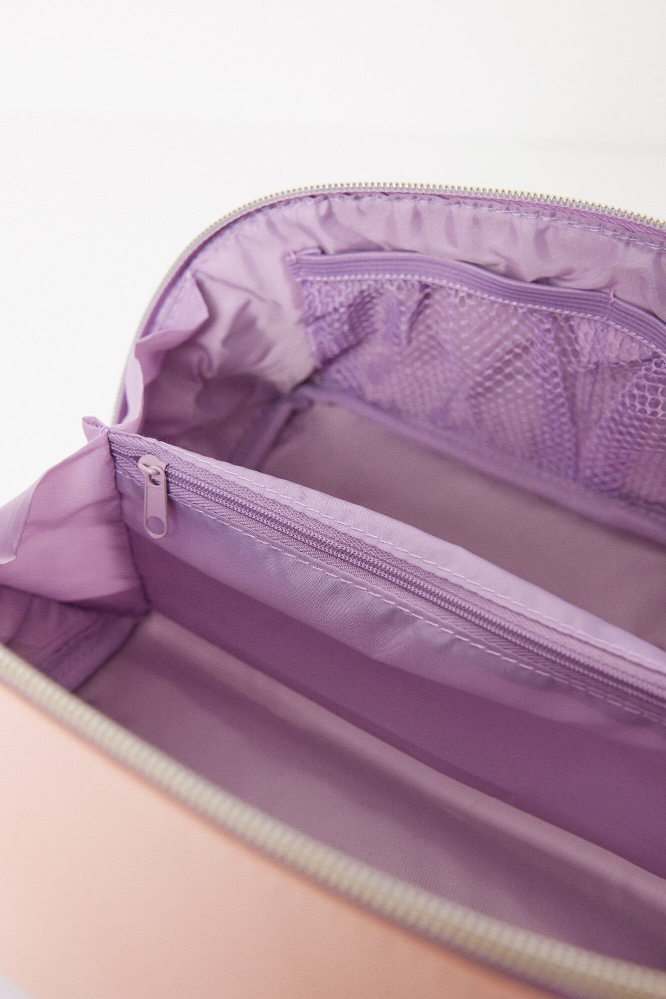 Women Secret_Large Faux Leather Toiletry Bag_4849226_97_03