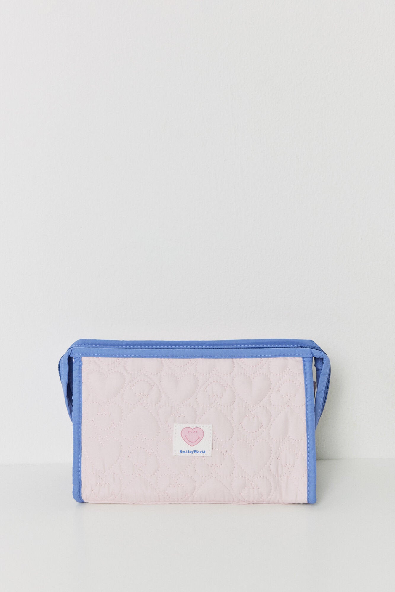 Women Secret_Medium Padded Smiley Hearts Toiletry Bag_4849228_12_01