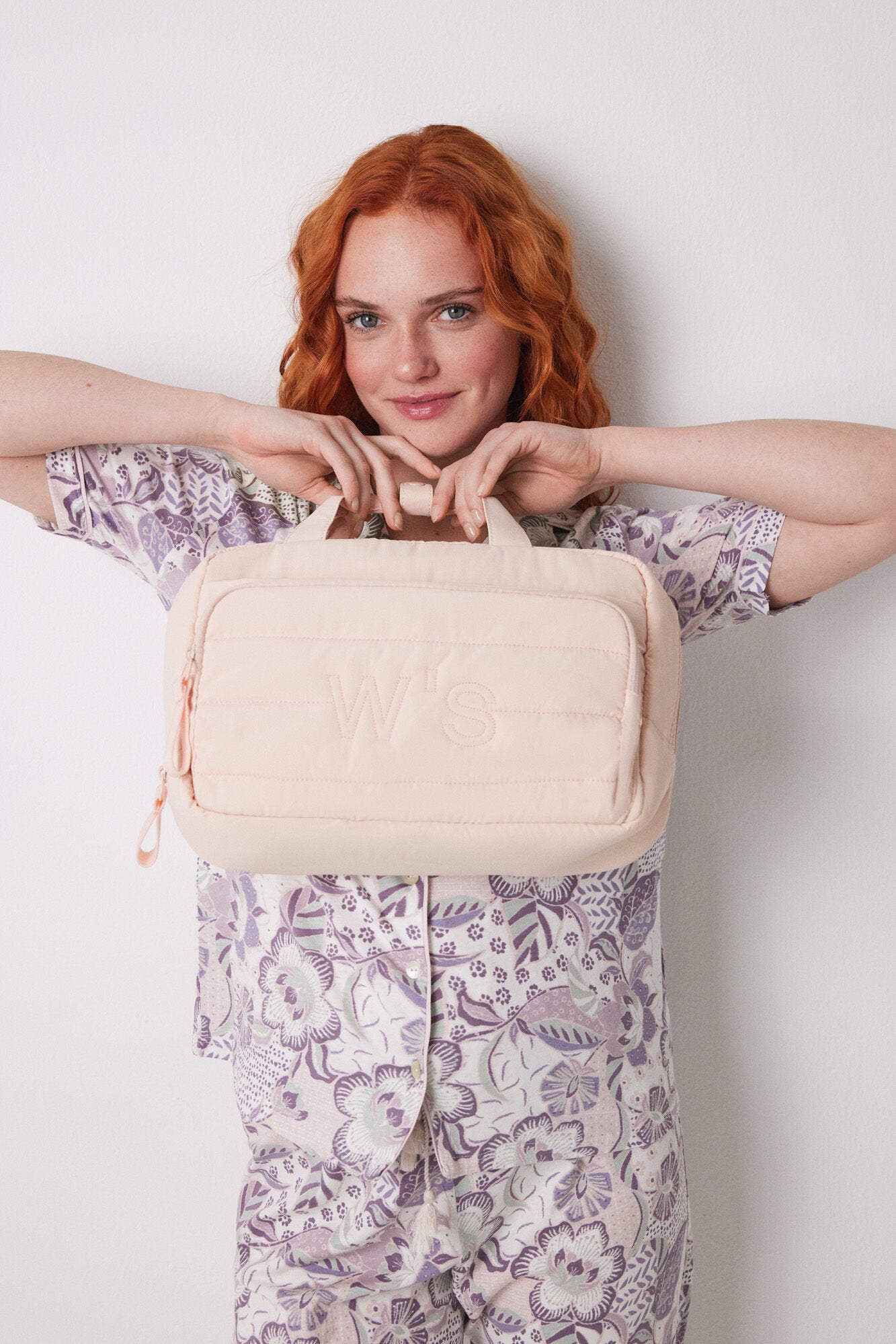 Women Secret_Large Pink Quilted Toiletry Bag_4849229_71_01