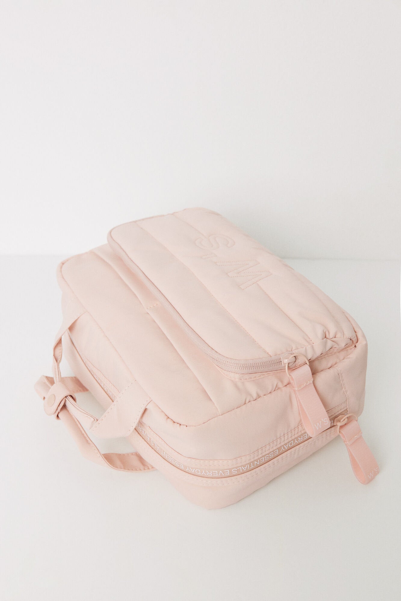 Women Secret_Large Pink Quilted Toiletry Bag_4849229_71_02