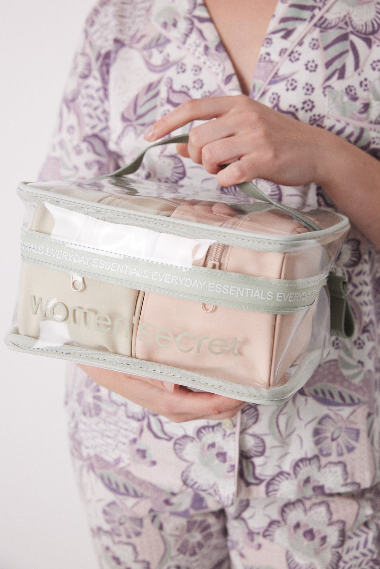 Women Secret_Pack of 2 Small Pink and Beige Toiletry Bags_4849230_98_03