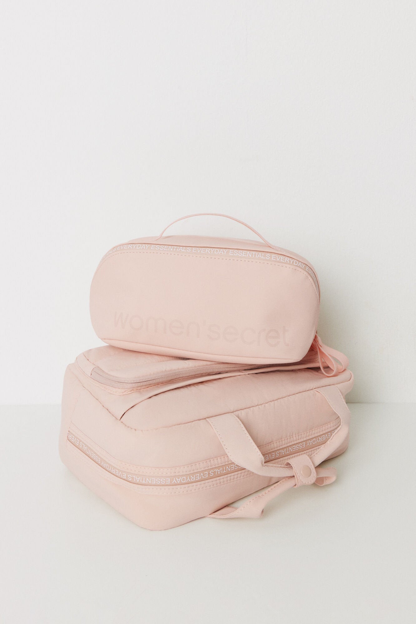 Women Secret_Medium Pink Rubber Vanity Case_4849234_71_04