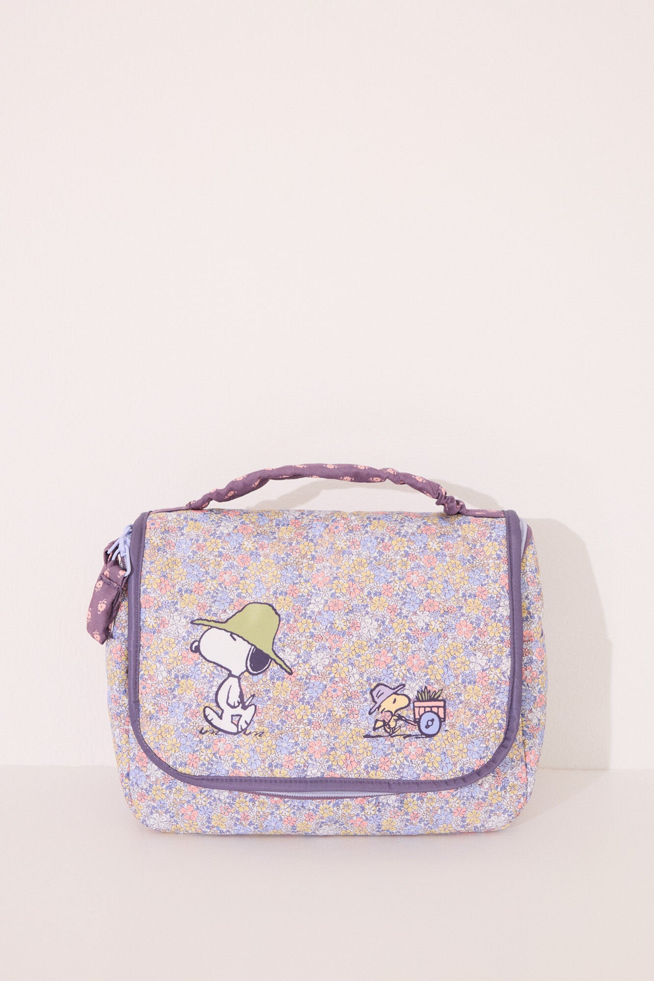 Women Secret_Large Nylon Vanity Case with Snoopy Flowers_4849237_98_01