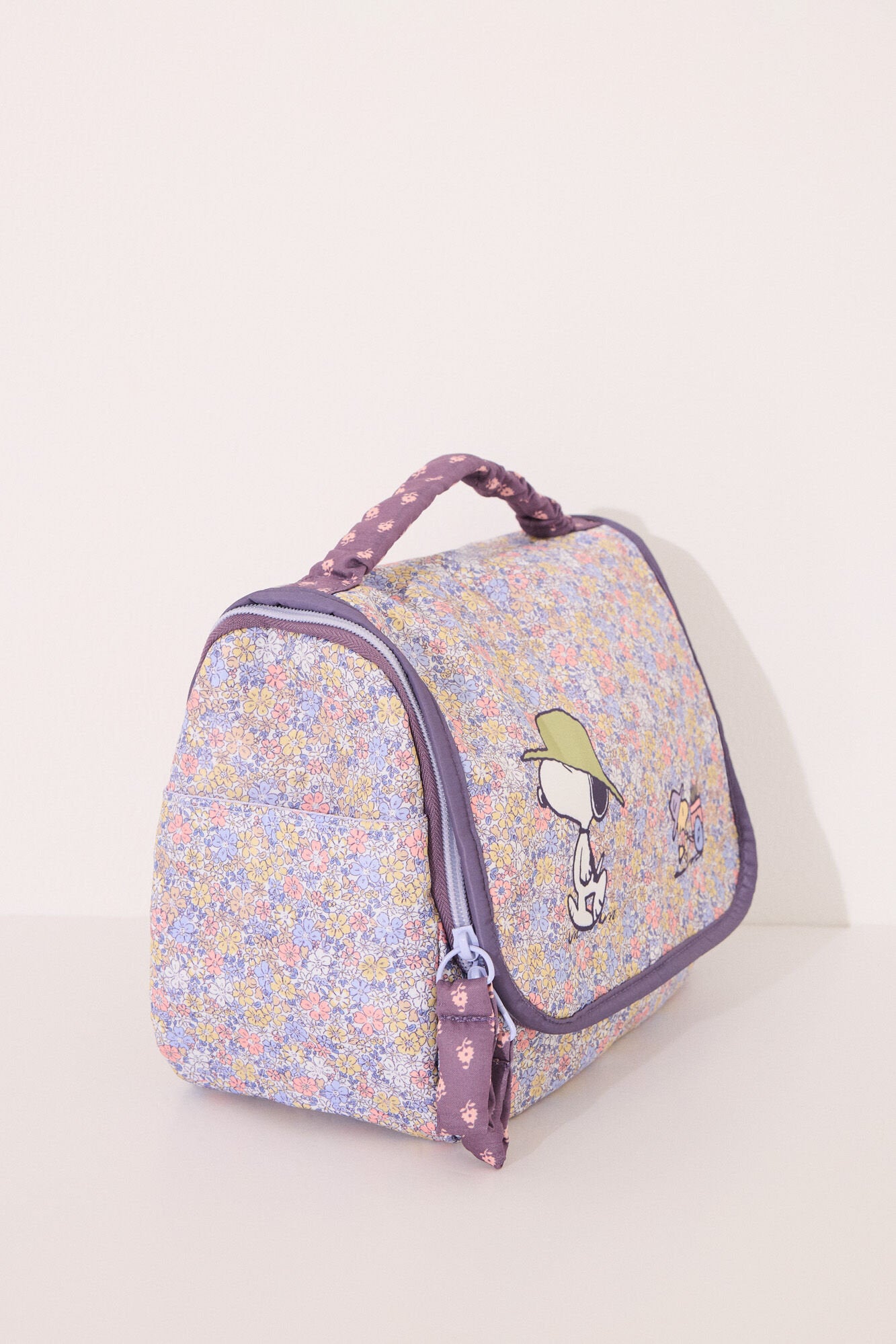 Women Secret_Large Nylon Vanity Case with Snoopy Flowers_4849237_98_03