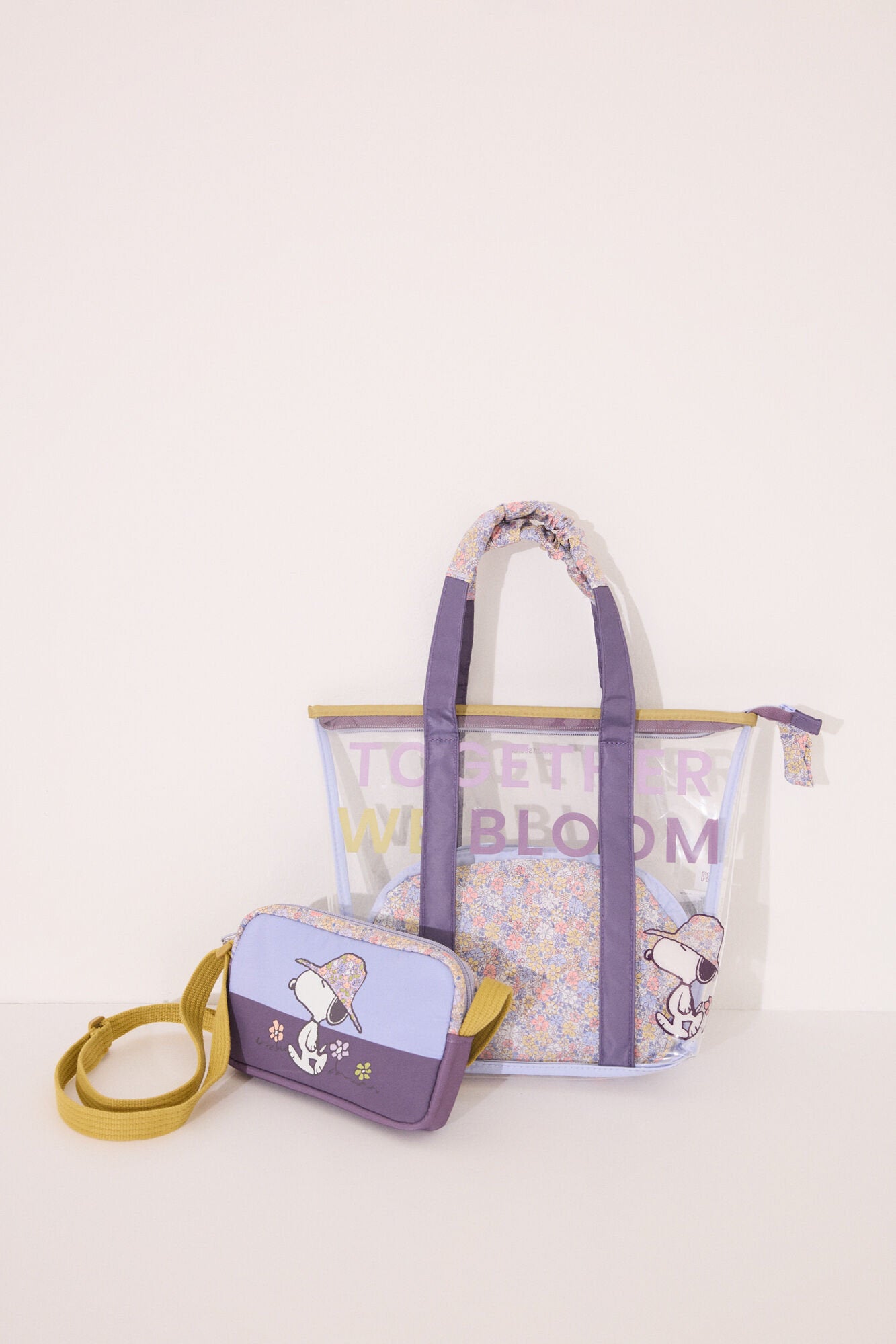 Women Secret_Pack of 2 Snoopy Toiletry Bags_4849238_98_03