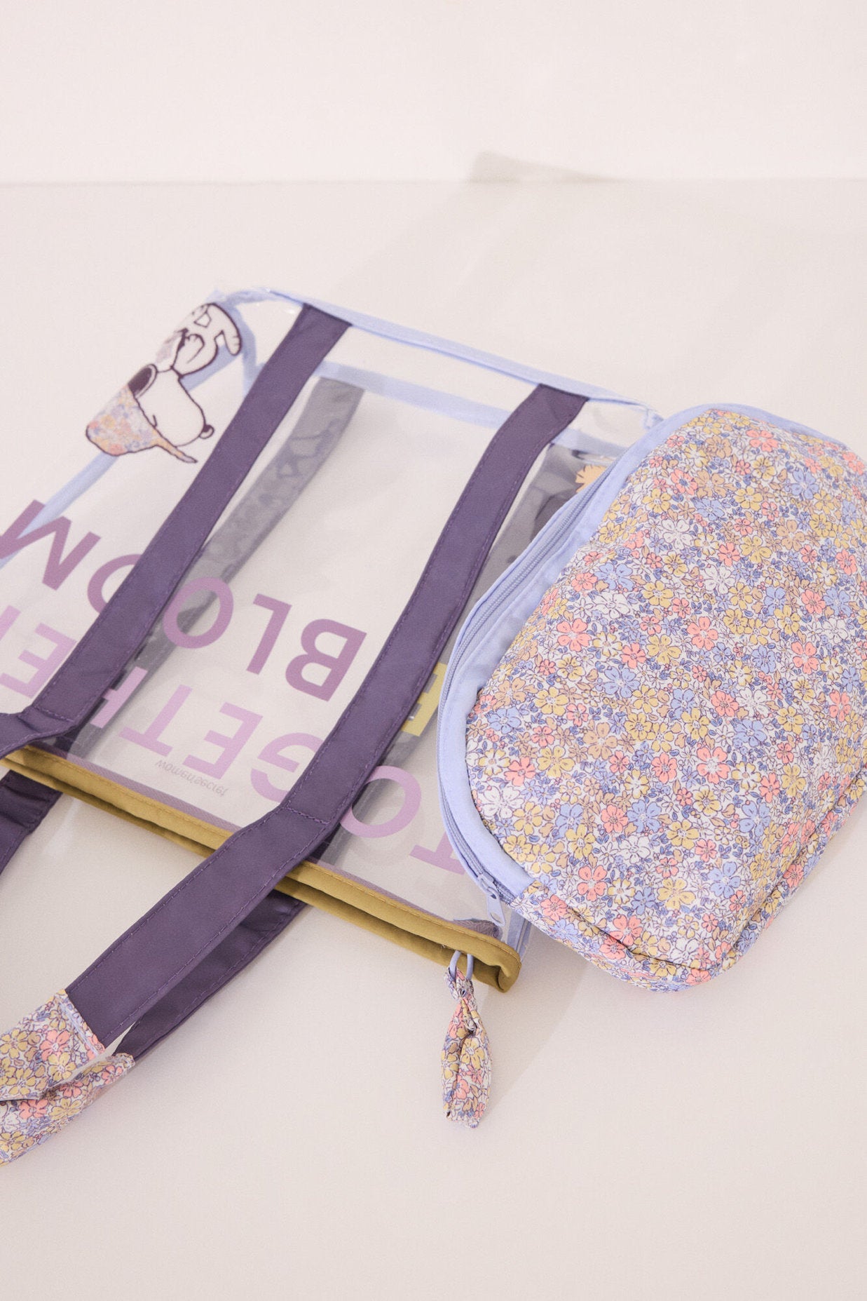 Women Secret_Pack of 2 Snoopy Toiletry Bags_4849238_98_04