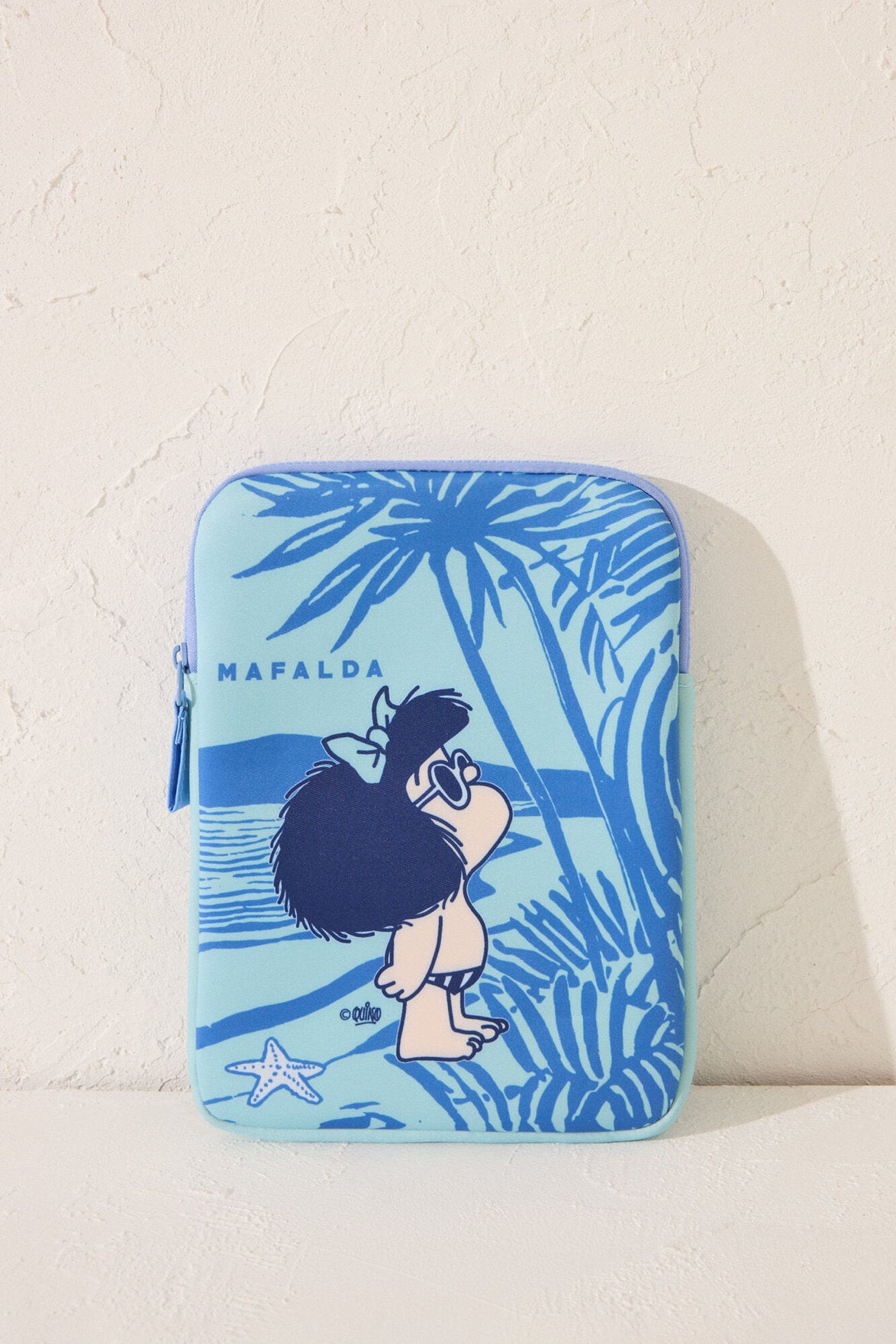 Women Secret_Blue Neoprene iPad Case_4849256_26_03