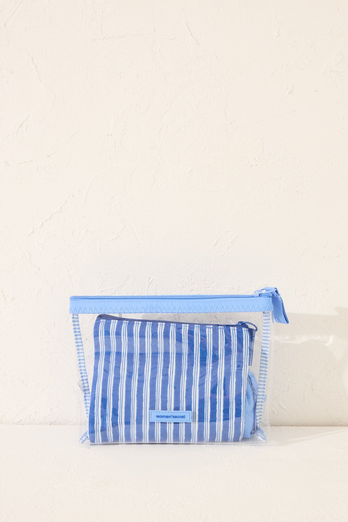 Women Secret_Garfield Blue Vanity Case Pack_4849257_19_05