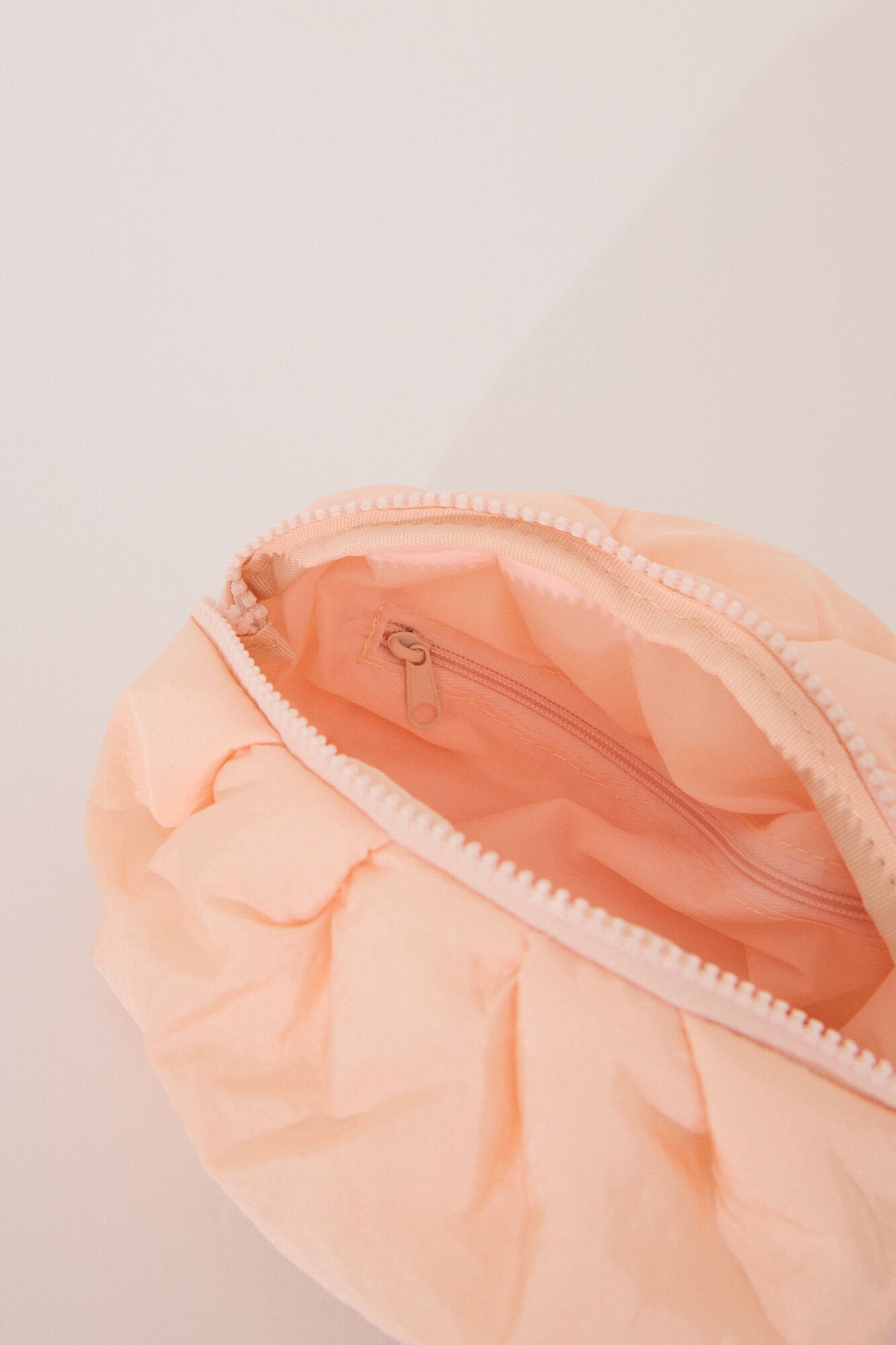 Women Secret_Medium Orange Nylon Cloud Vanity Case_4849261_67_04