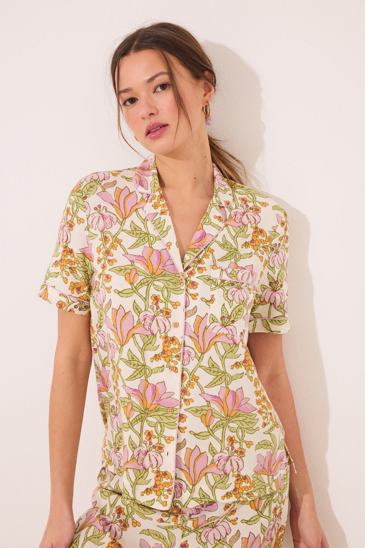 Women Secret_Viscose Classic Pyjamas with Floral Print_4859411_97_01