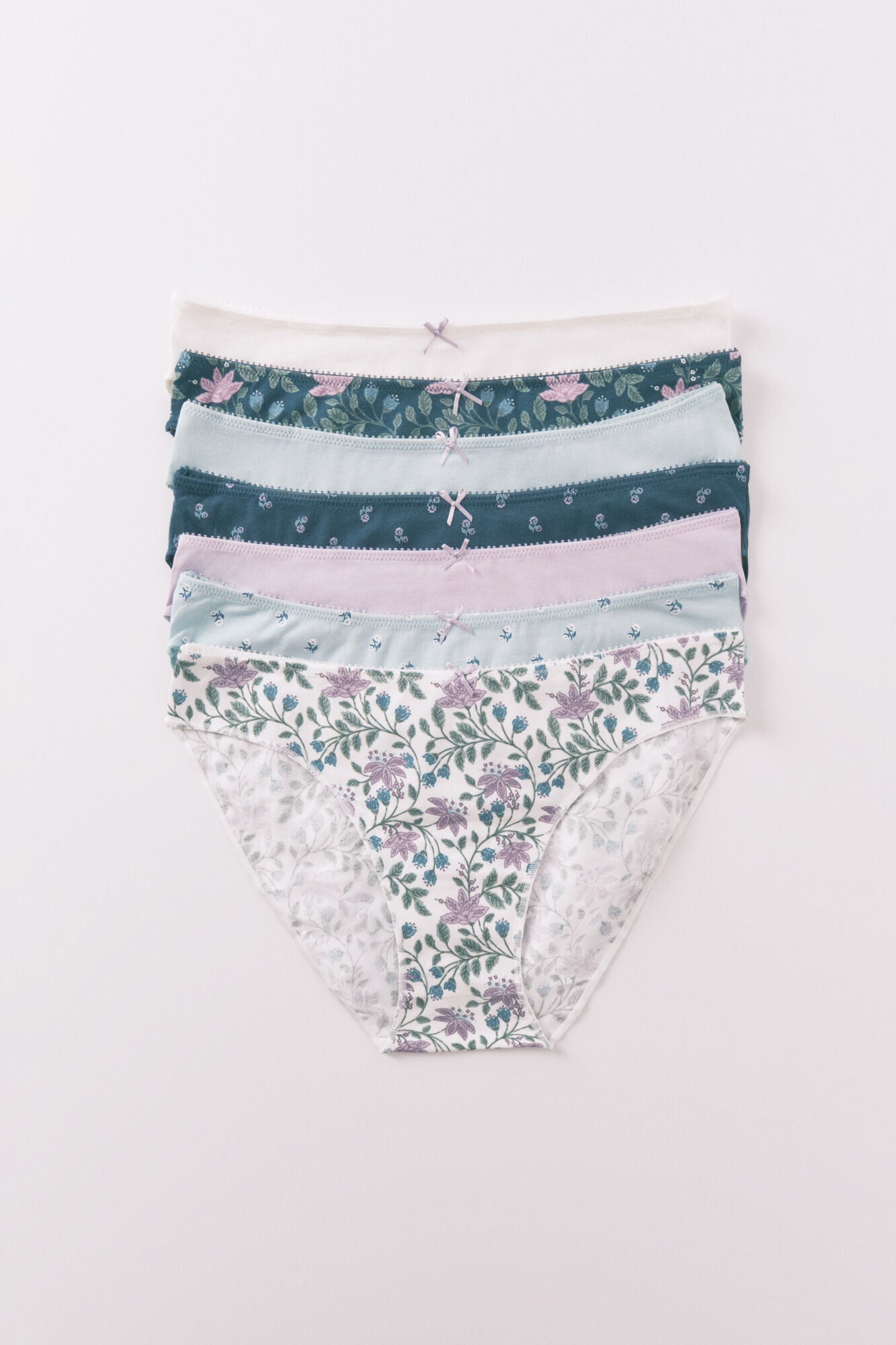 Women Secret_Multi-Color_Pack of 7 Classic Panties with Multicoloured Prints_4932661_98_01