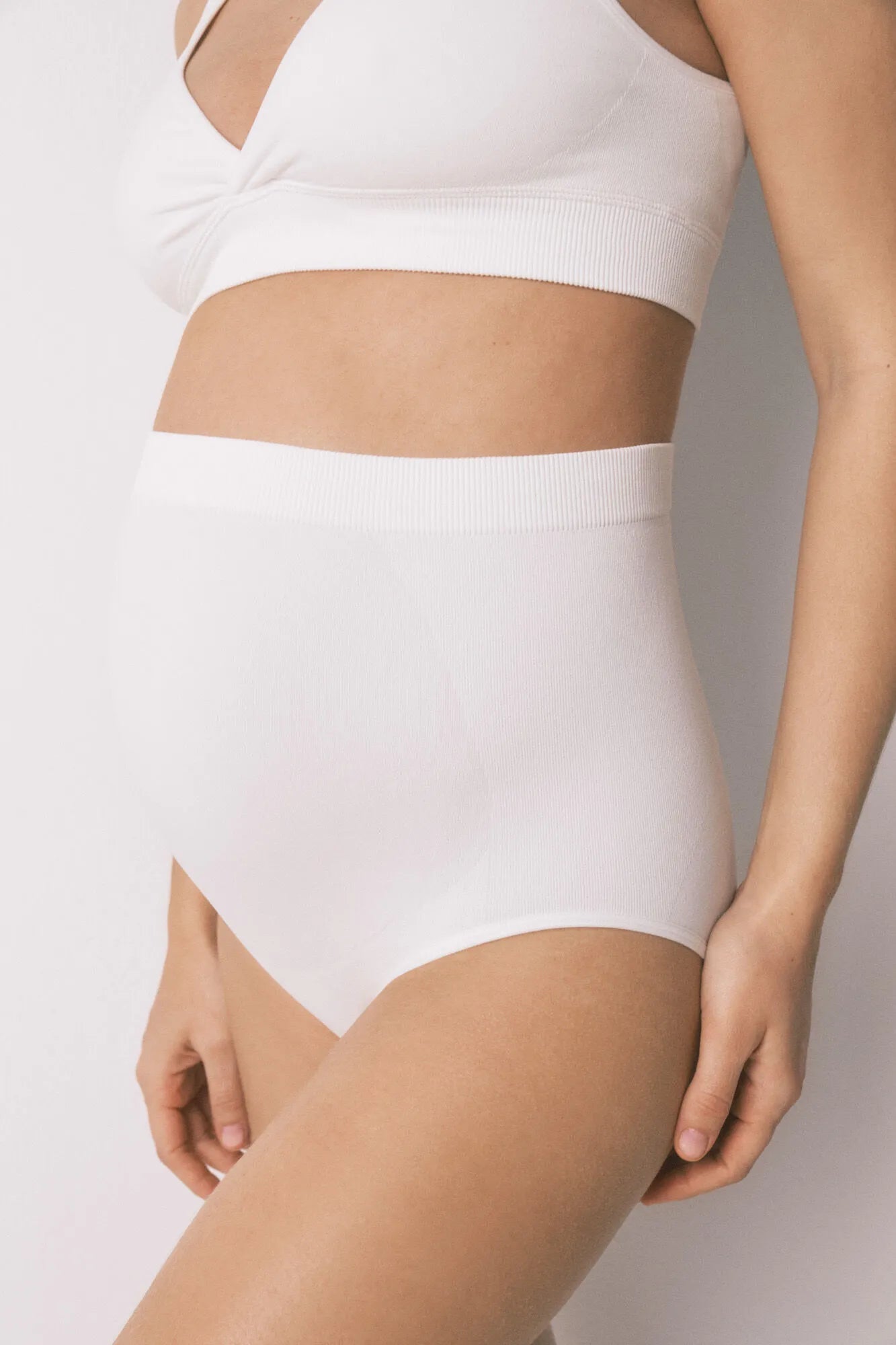 Women Secret_Ivory_White High-Waisted Maternity Panty_4933607_96_04