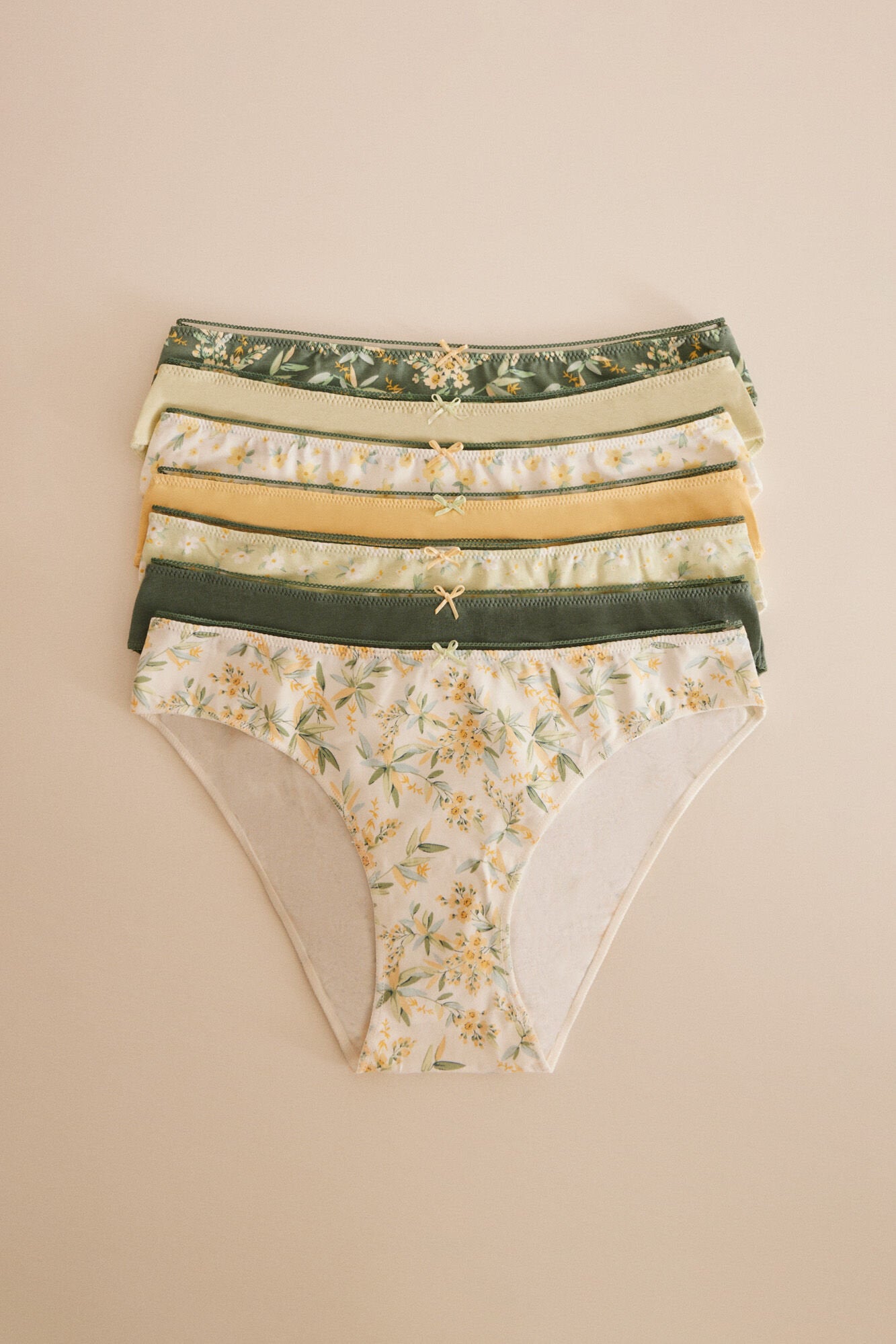 Yellow Pack Hipster Briefs_4937481_04_03