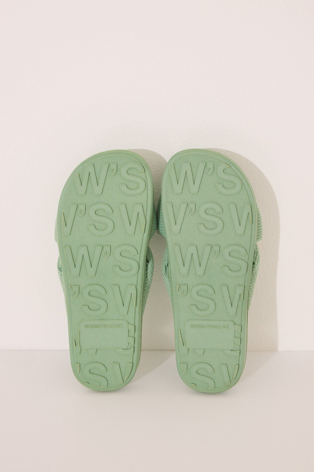 Women Secret_Green Waffle Open Sneakers_4992511_21_05