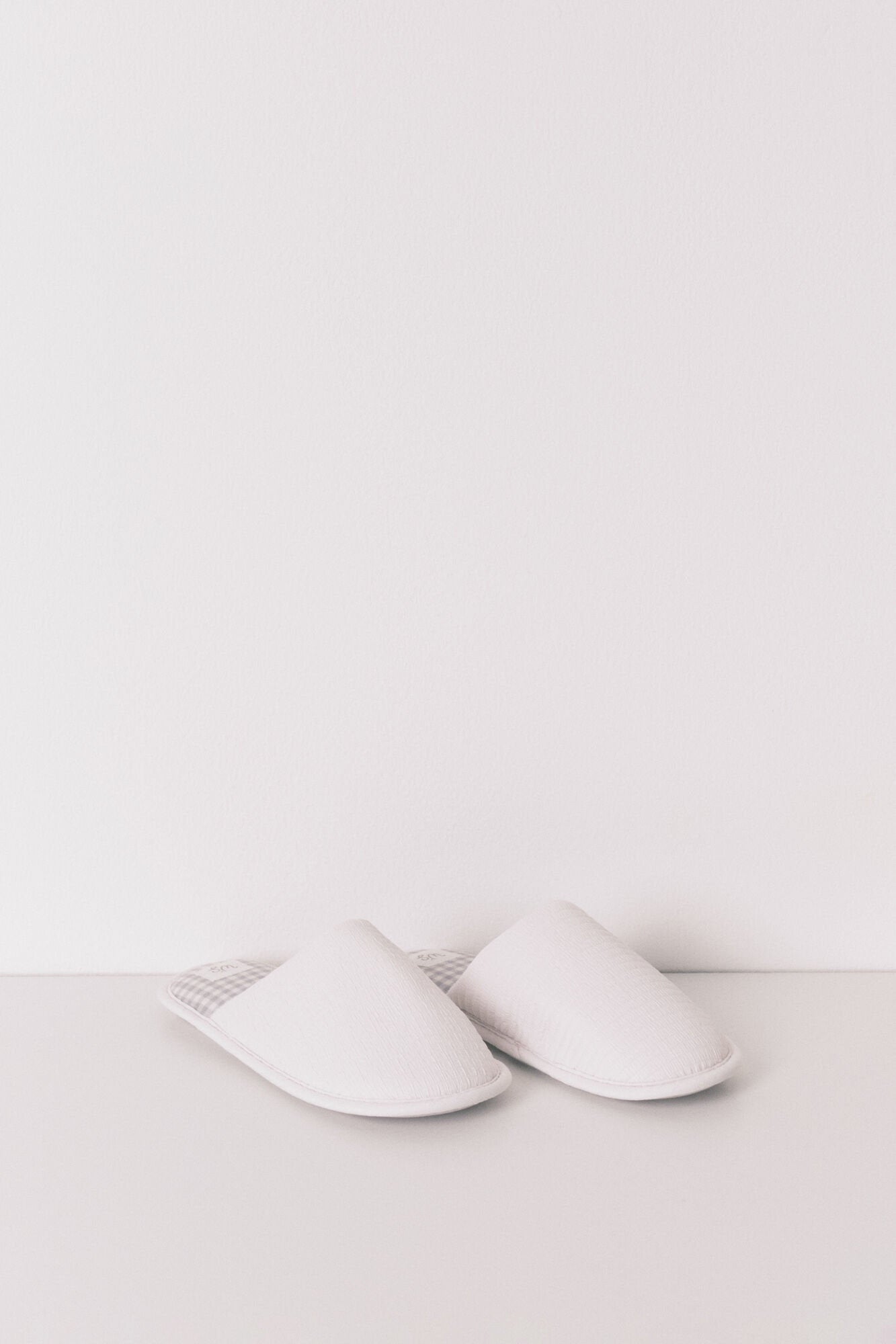 Women Secret_Gray Closed "Maternity" Sneakers_4992518_43_01