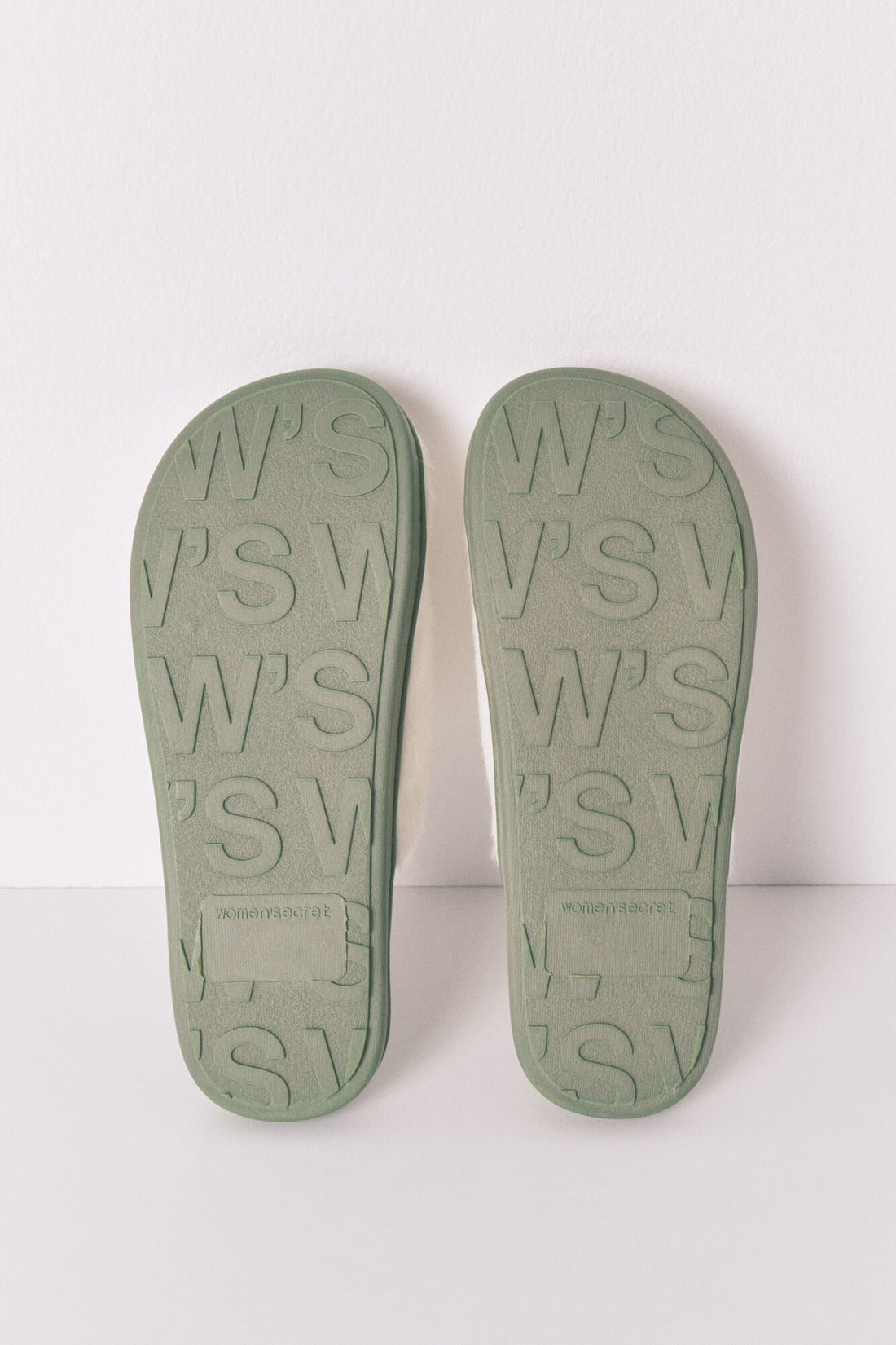 Women Secret_Ivory_Mafalda Ivory Closed Slippers_4992527_96_02