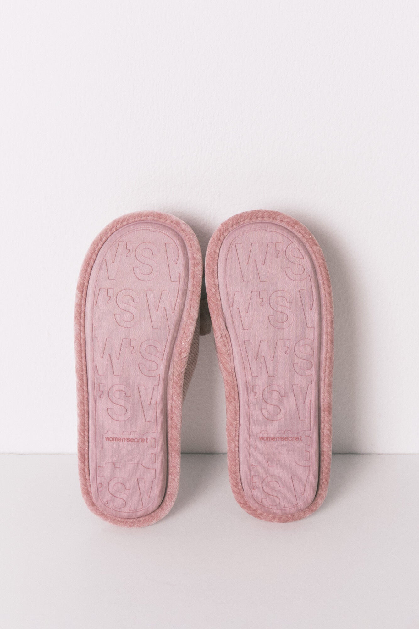 Women Secret_Pink_Closed Pink Chenille Slippers_4992544_70_03