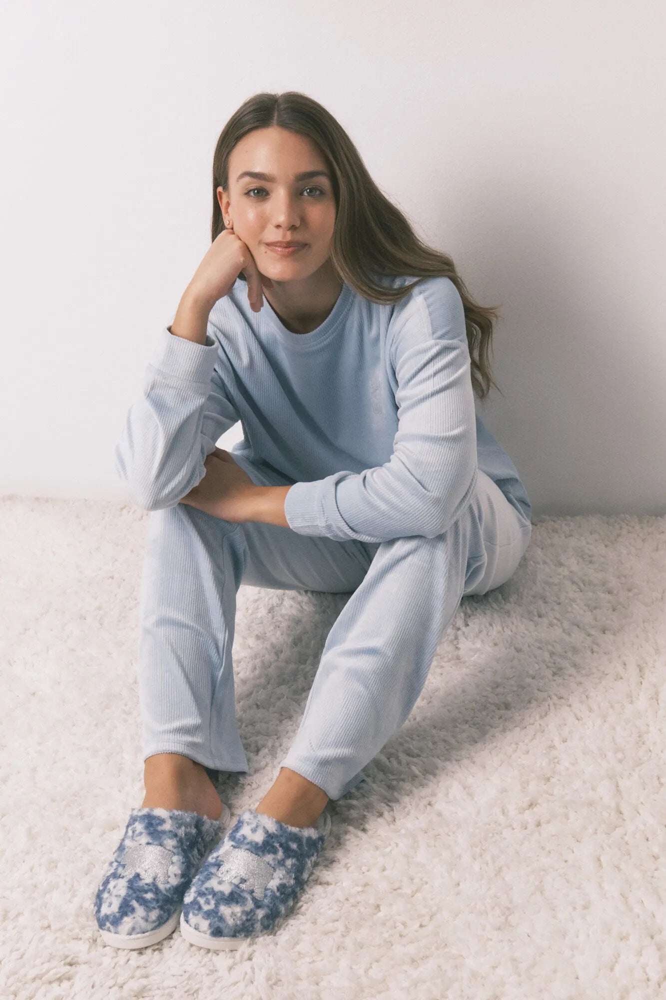 Women Secret_Blue Print_Slippers with Glitter Faux Shearling Patch_4992556_19_03