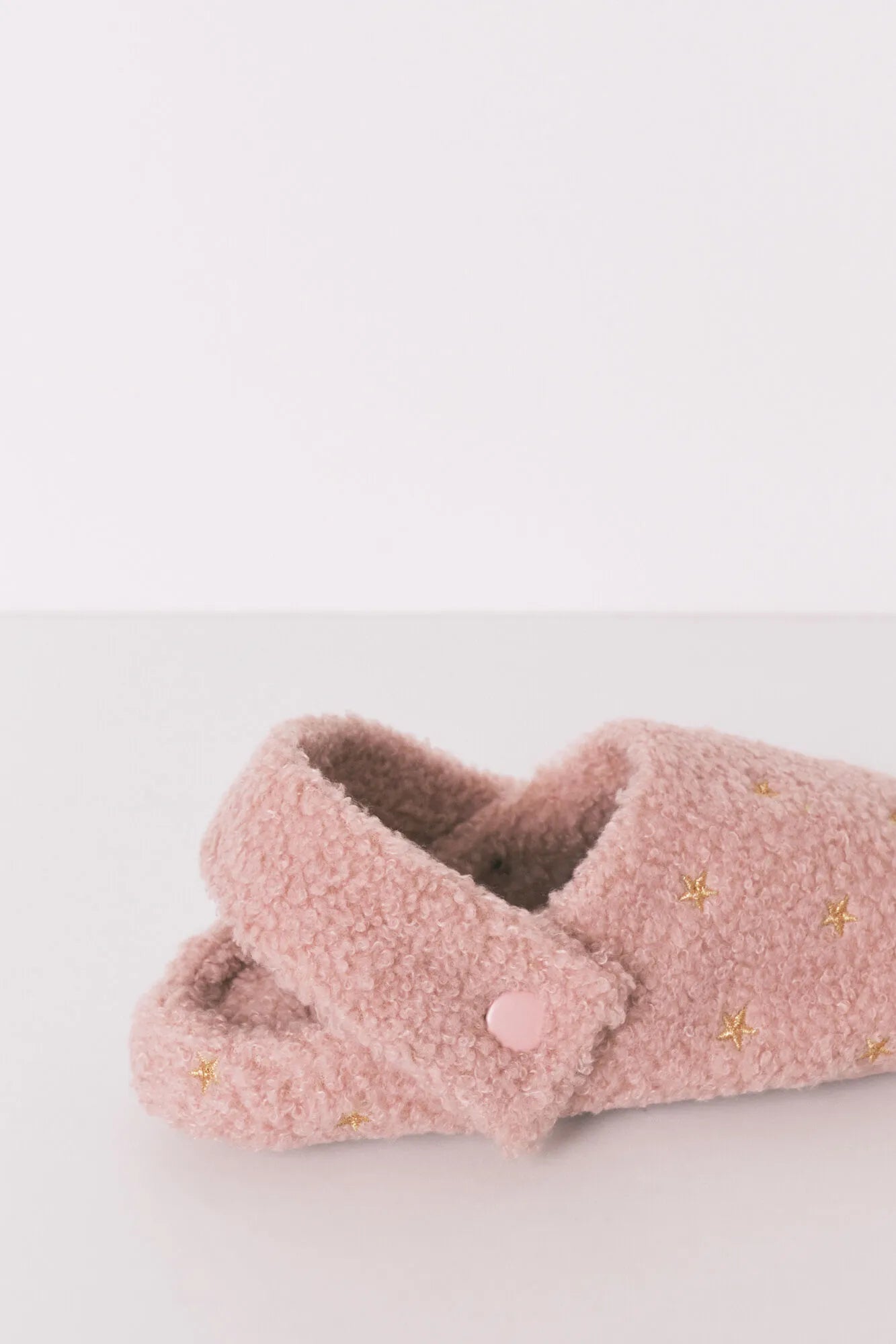 Women Secret_Pink_Pink Glitter Faux Shearling Slippers_4992587_70_04