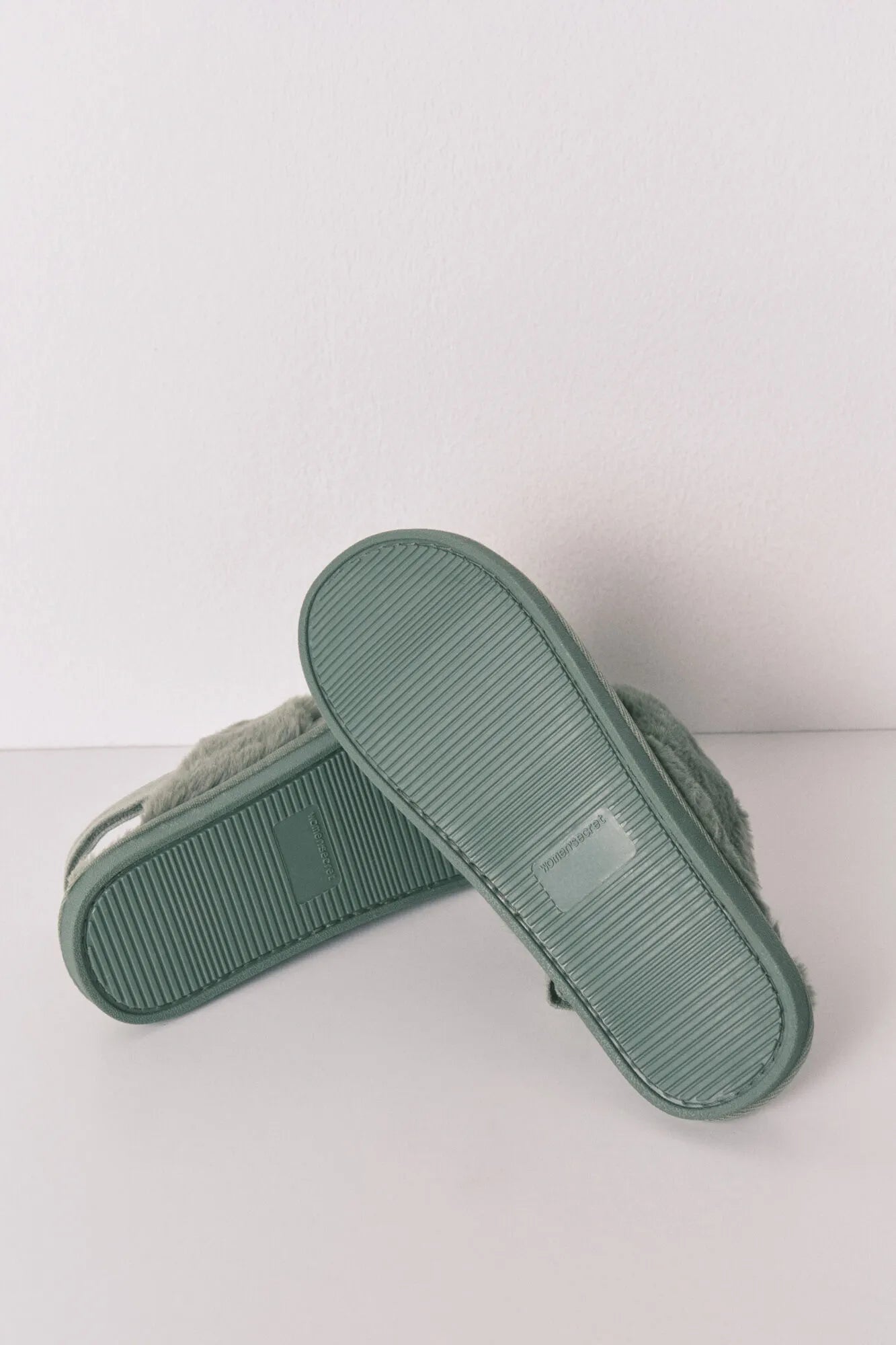 Women Secret_Green_Green Fur Clog Slippers_4992590_21_04