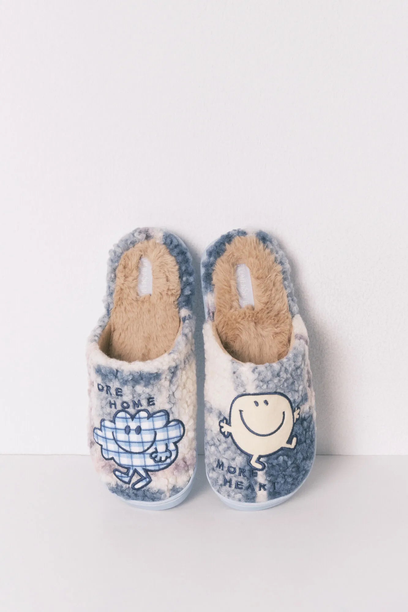 Women Secret_Blue Print_Smileyworld¨ Faux Shearling Slippers_4992592_19_01