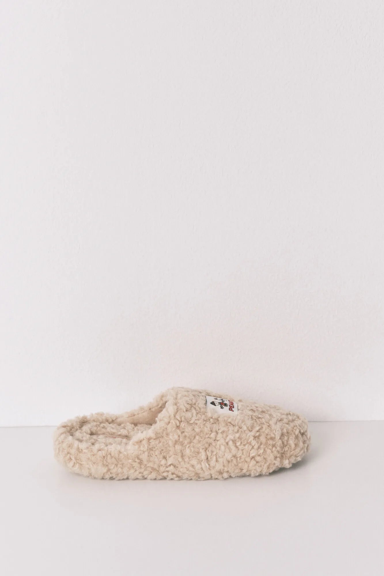 Women Secret_Ivory_Snoopy Faux Shearling Slippers and Eye Mask Gift Pack_4992597_96_07