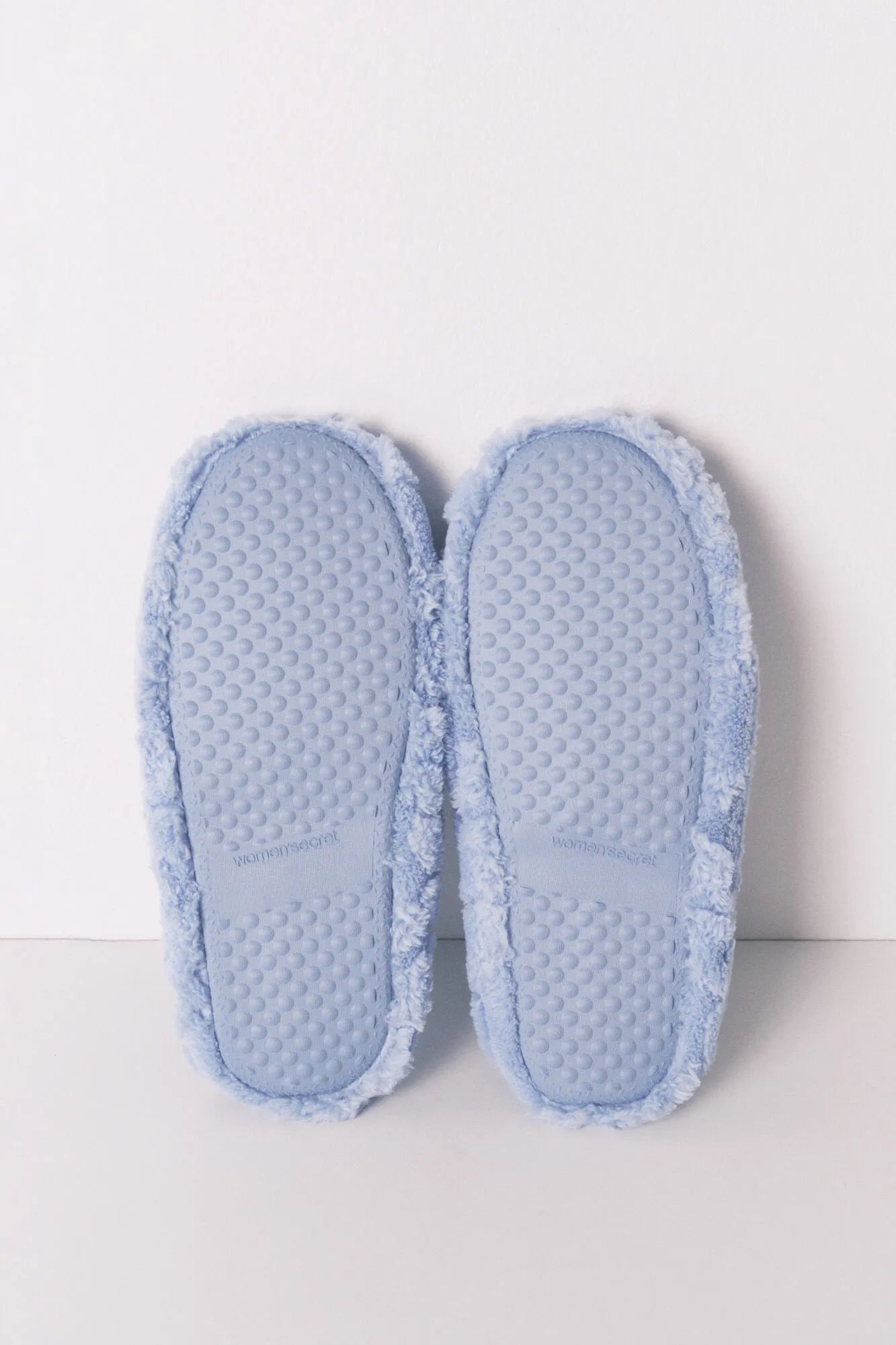 Women Secret_Medium Blue_Smileyworld¨ Slippers and Eye Mask Pack_4992598_14_05