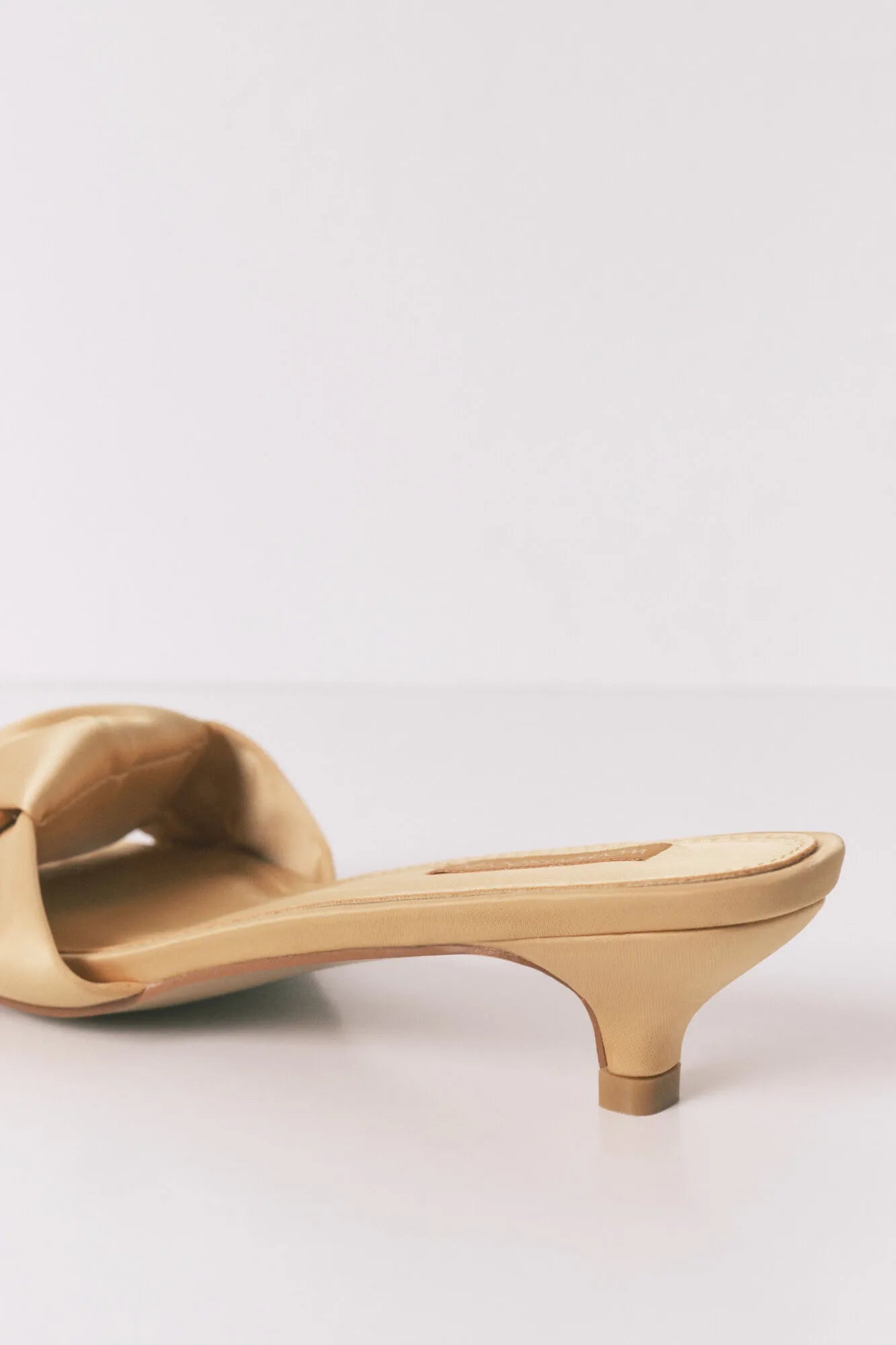 Women Secret_Gold/Mustard_Mustard Satin Kitten Heel Sandals_4993690_08_08